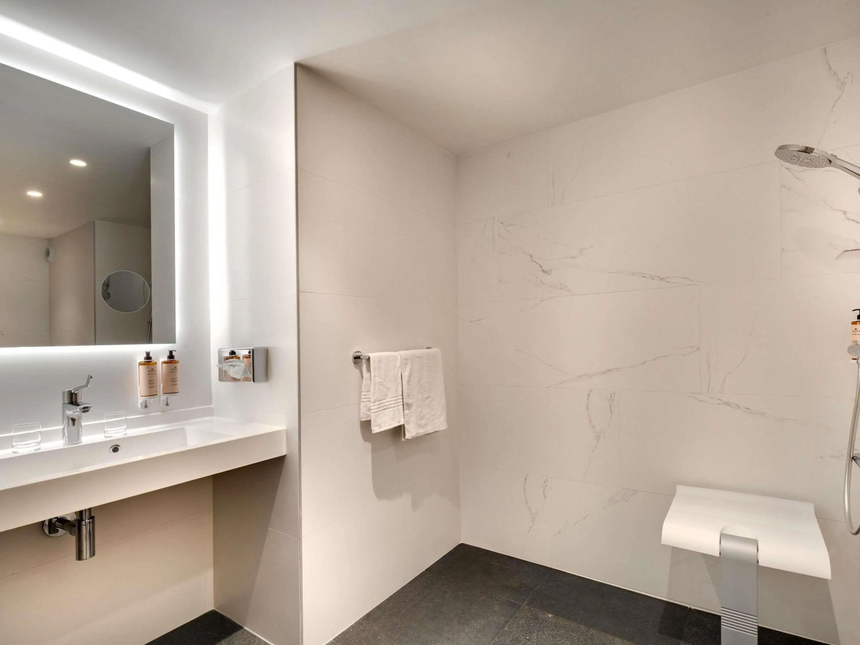 Bedroom in Mercure Montpellier Centre Antigone