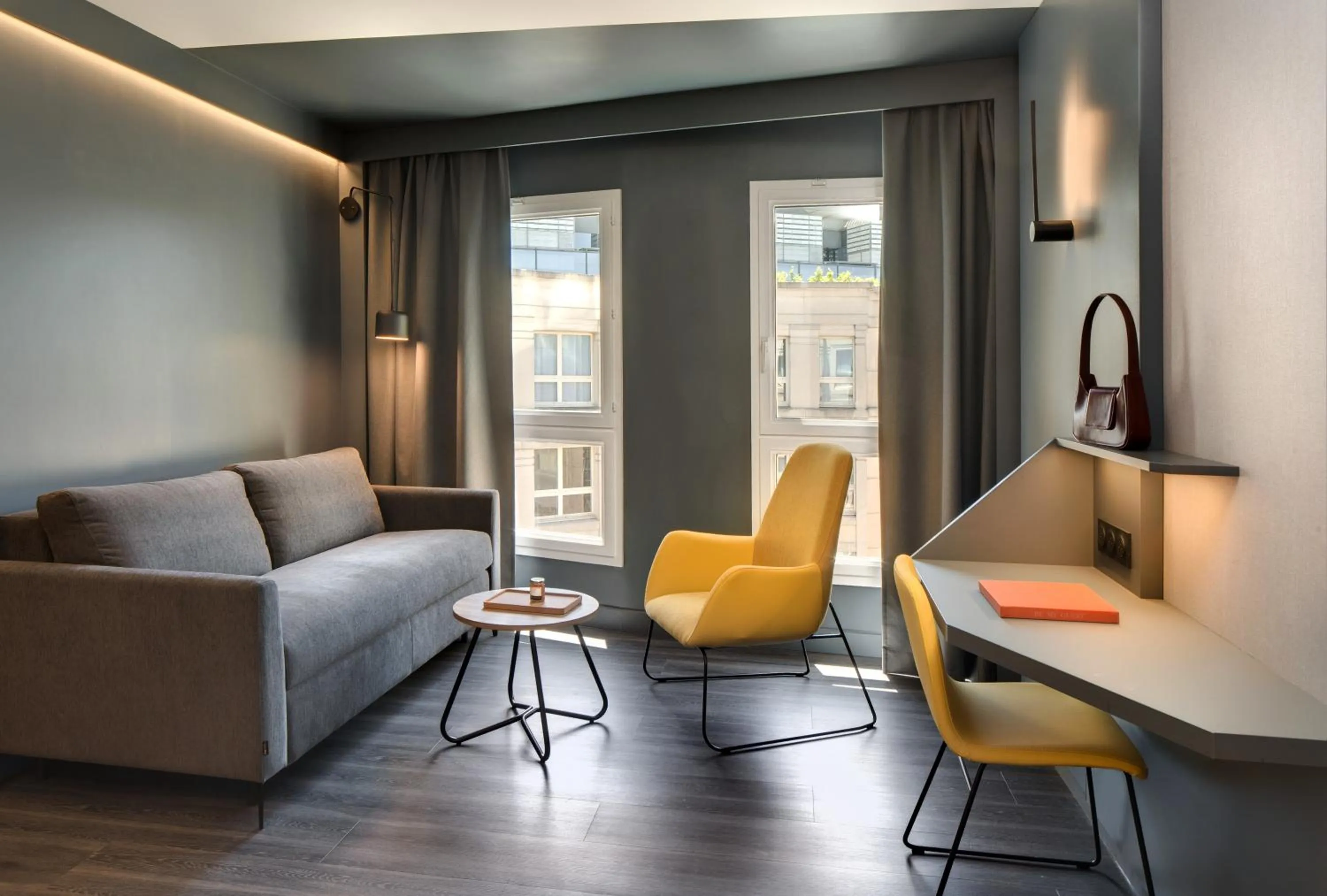 Seating area in Mercure Montpellier Centre Antigone