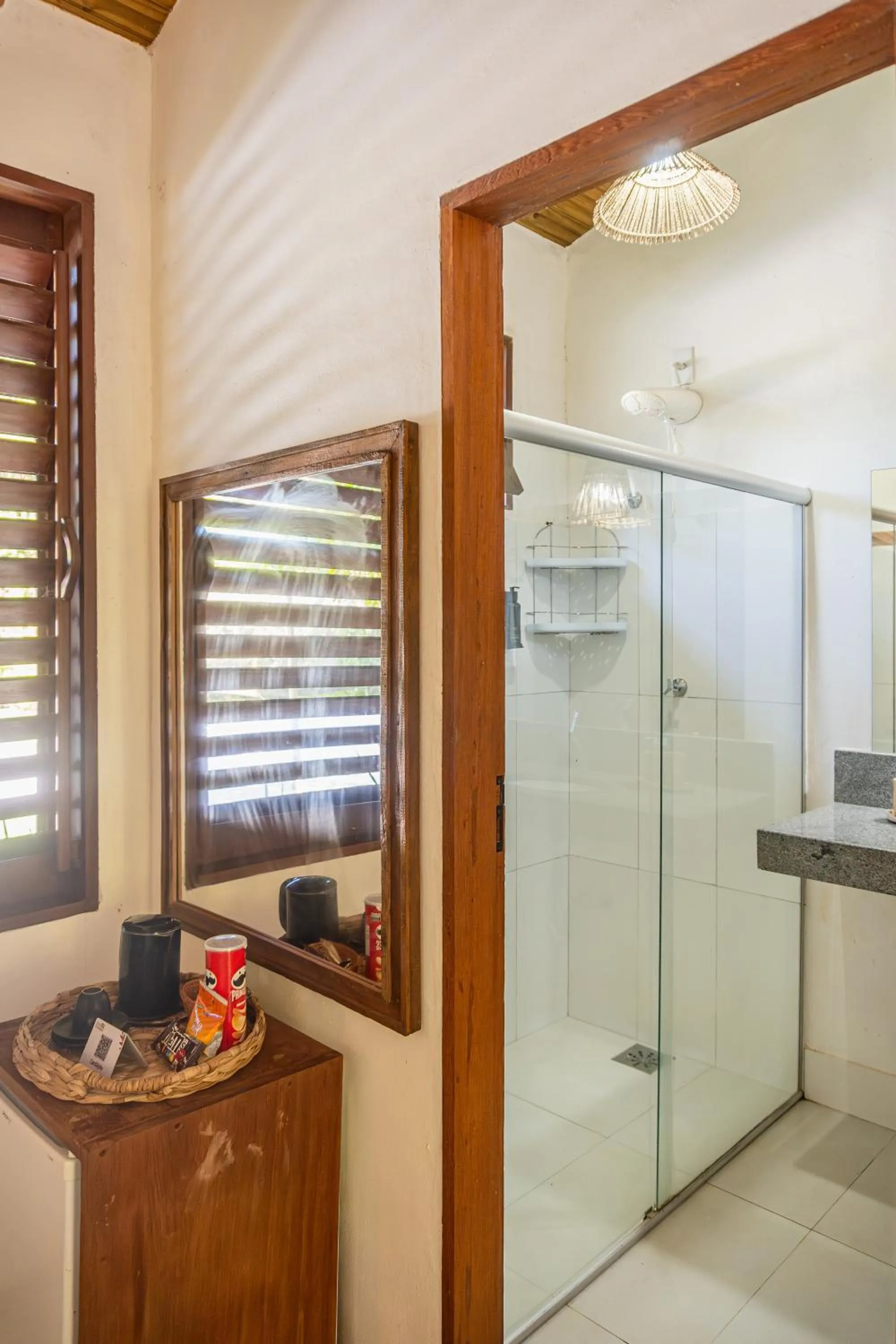 Shower in POUSADA CARMELITHA