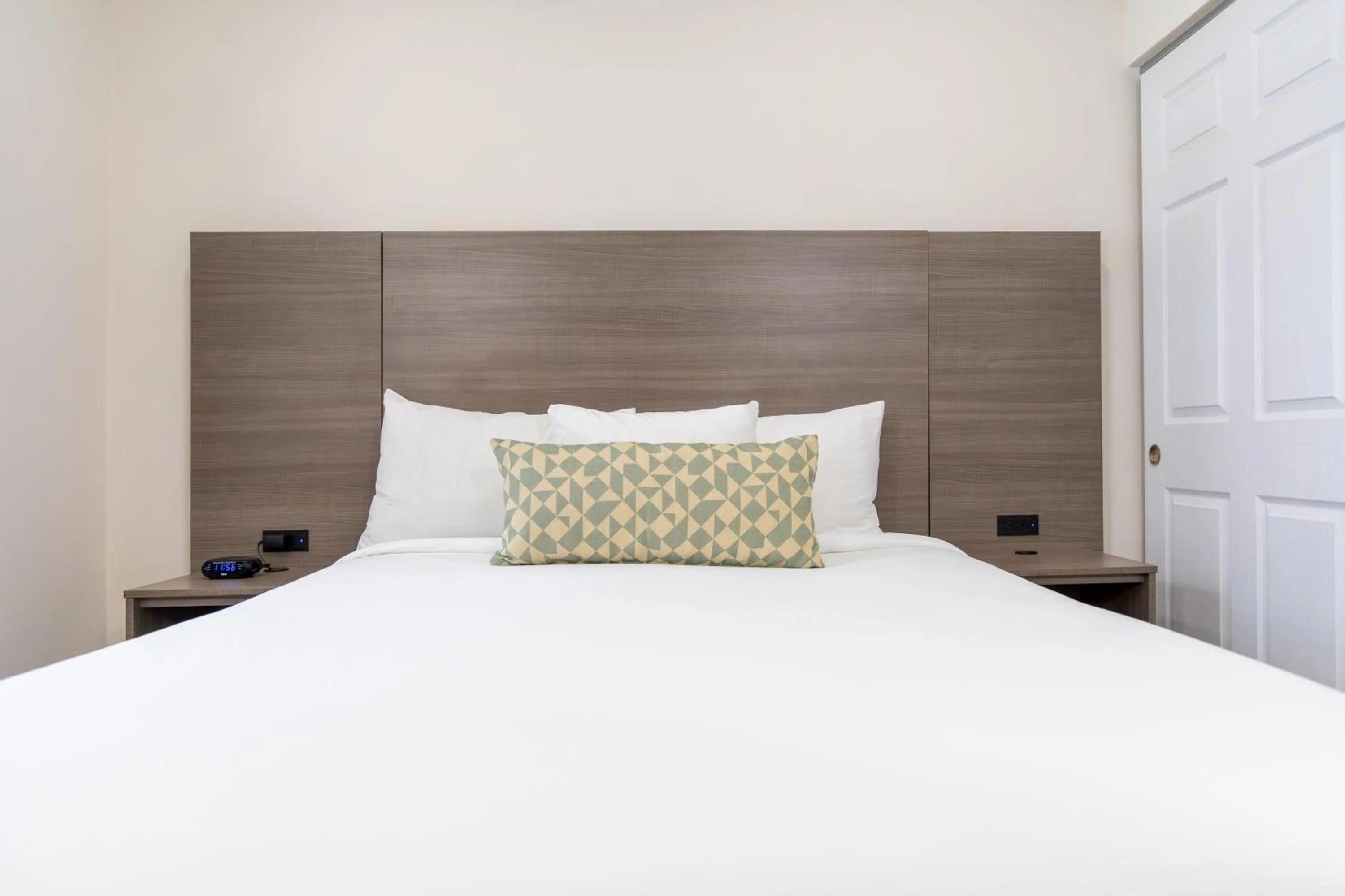 Bedroom, Bed in The Fold Hotels Steamboat Springs