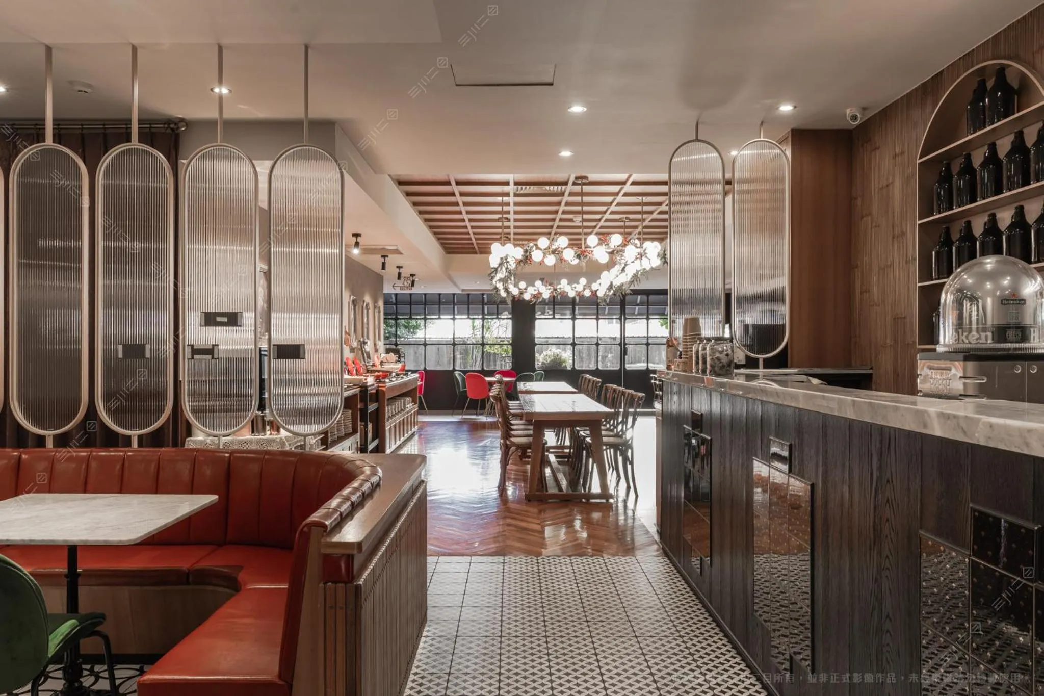 Restaurant/places to eat in River inn Station