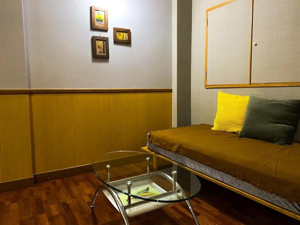 Photo of the whole room in Hotel bin