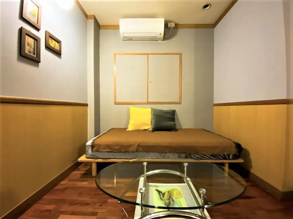 Photo of the whole room in Hotel bin