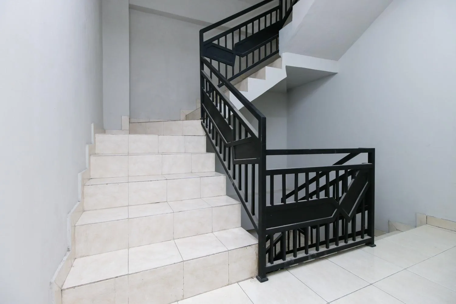 Facade/entrance in RedDoorz Syariah @ Cinere Depok