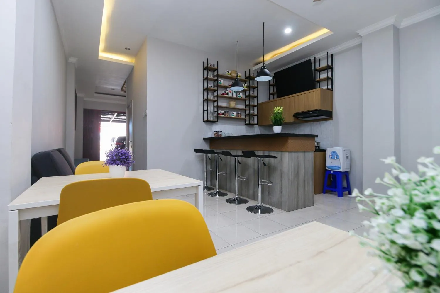 Living room in RedDoorz Syariah @ Cinere Depok