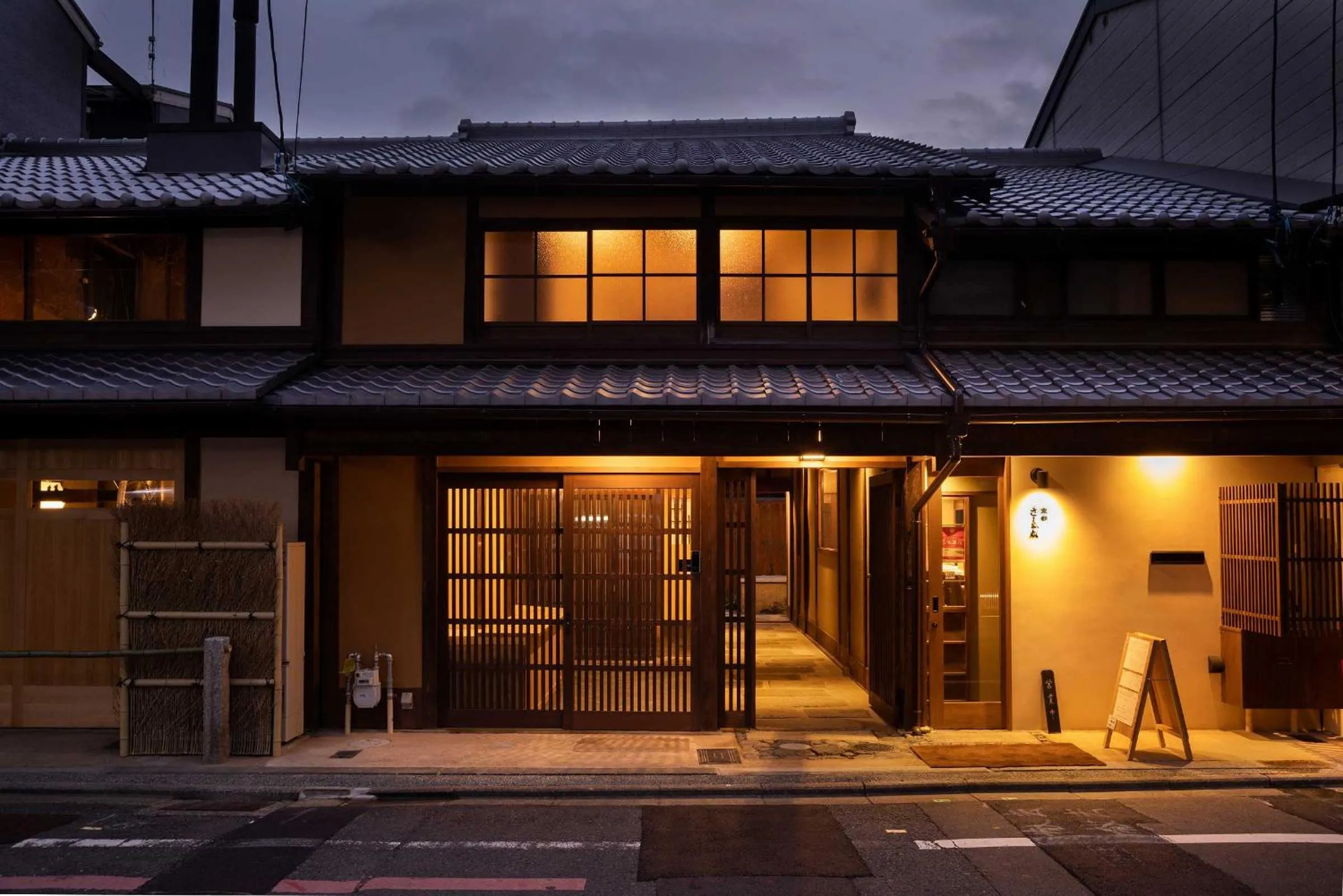 Property building in Kanade Matsubaragokomachi-Momijittei