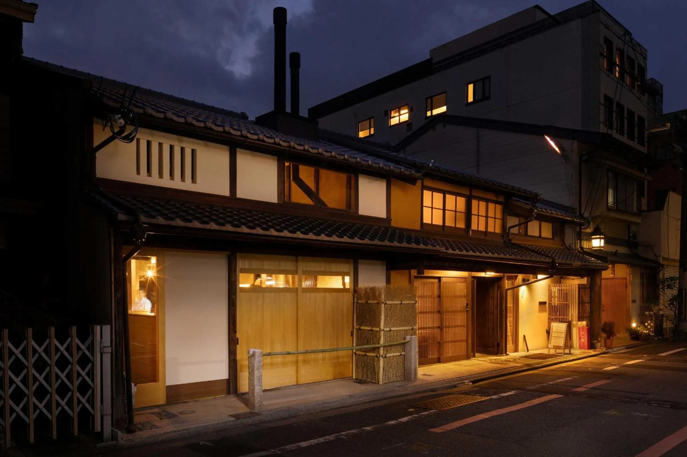 Property building in Kanade Matsubaragokomachi-Momijittei