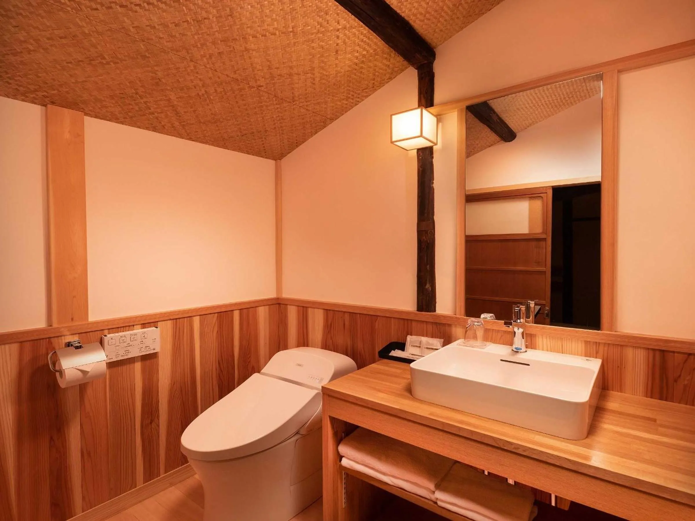 Bathroom in Kanade Matsubaragokomachi-Momijittei