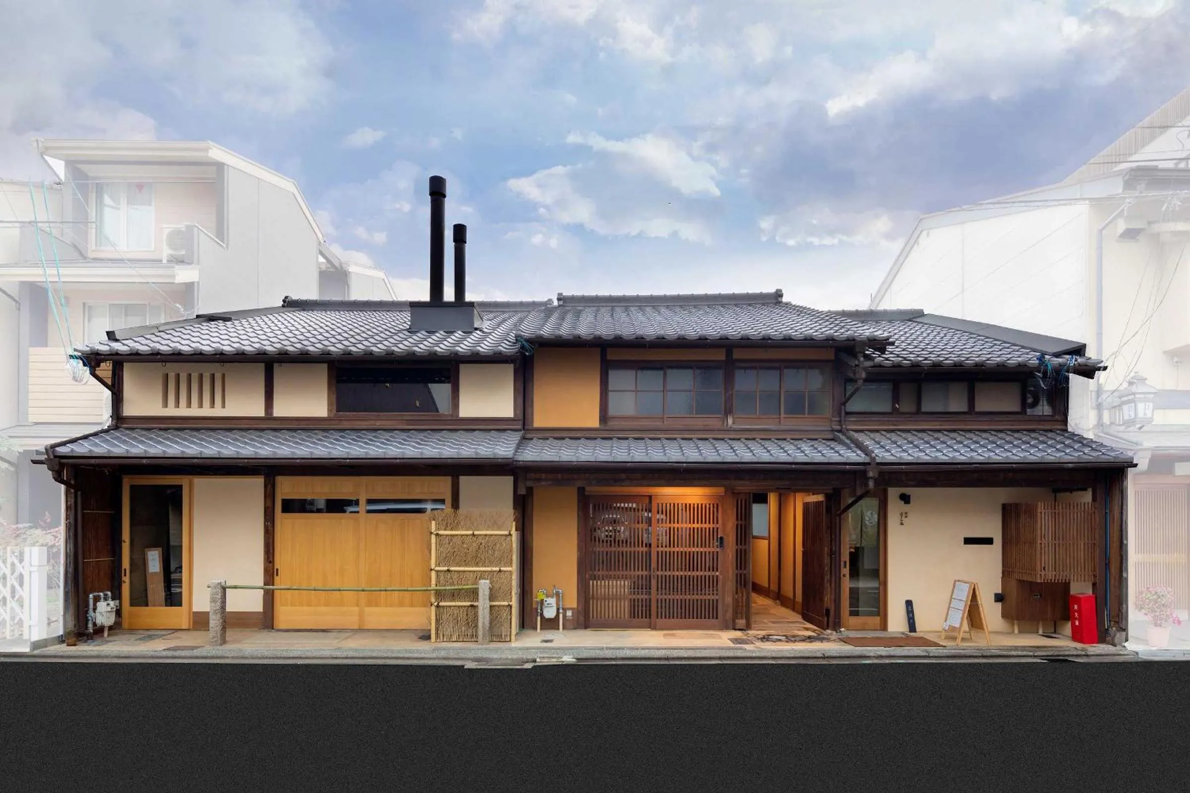 Property building in Kanade Matsubaragokomachi-Momijittei