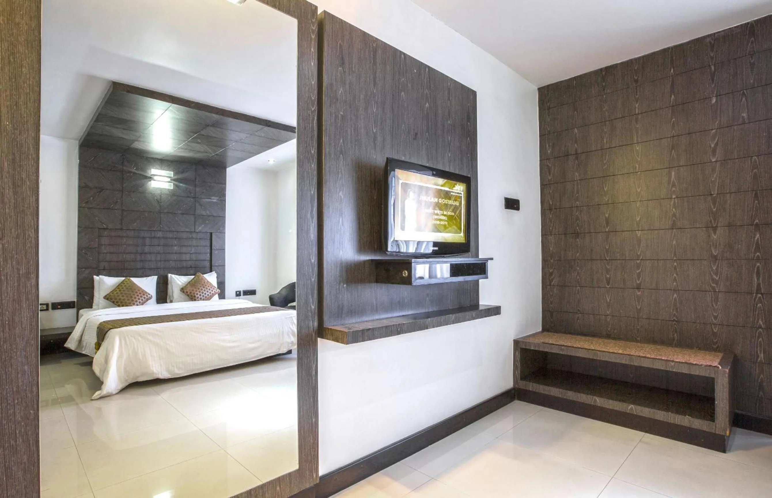 Photo of the whole room, Bed in THE CASTELLO RESIDENCY