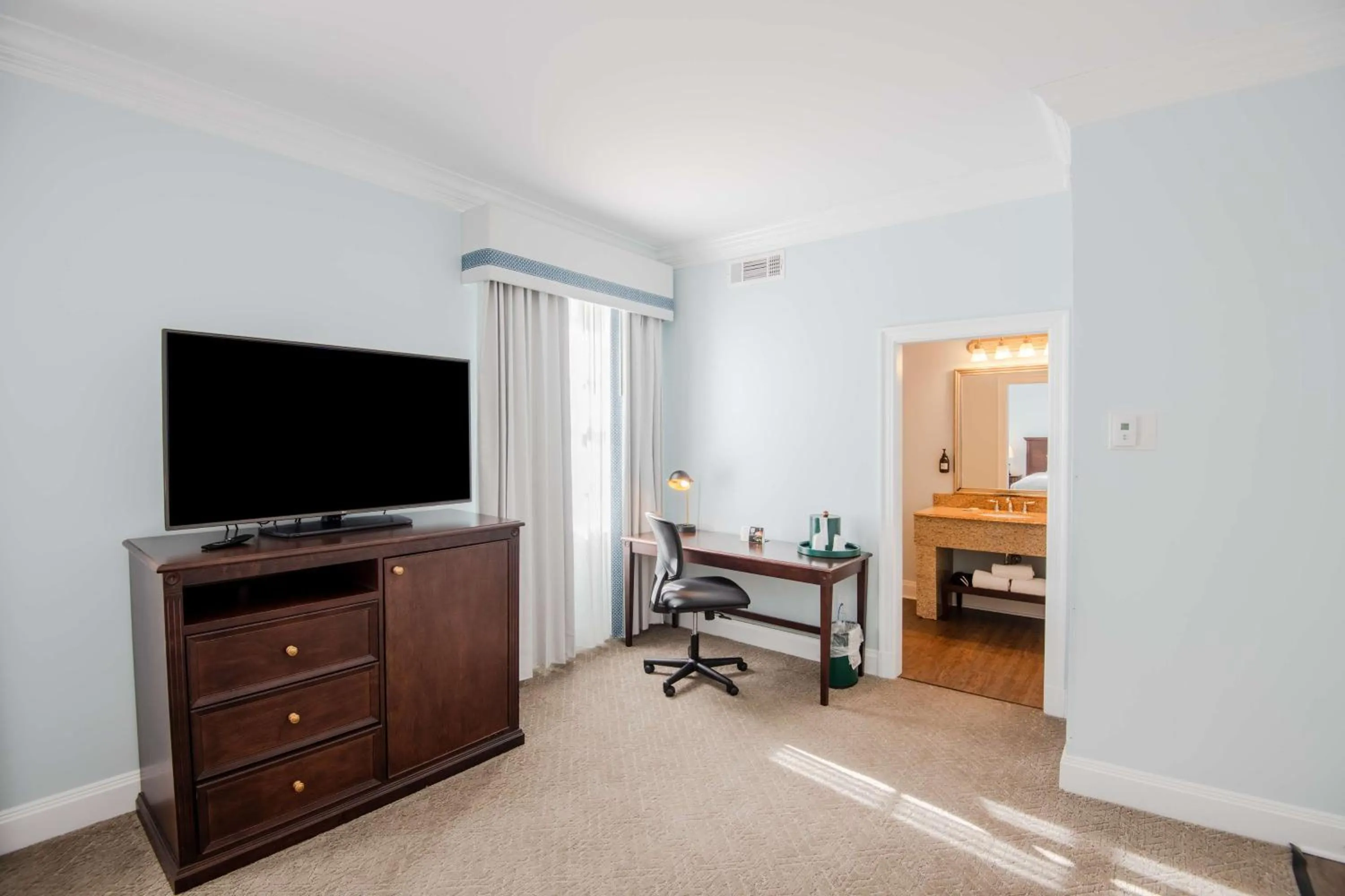 Bedroom in The Founders Inn & Spa Tapestry Collection By Hilton