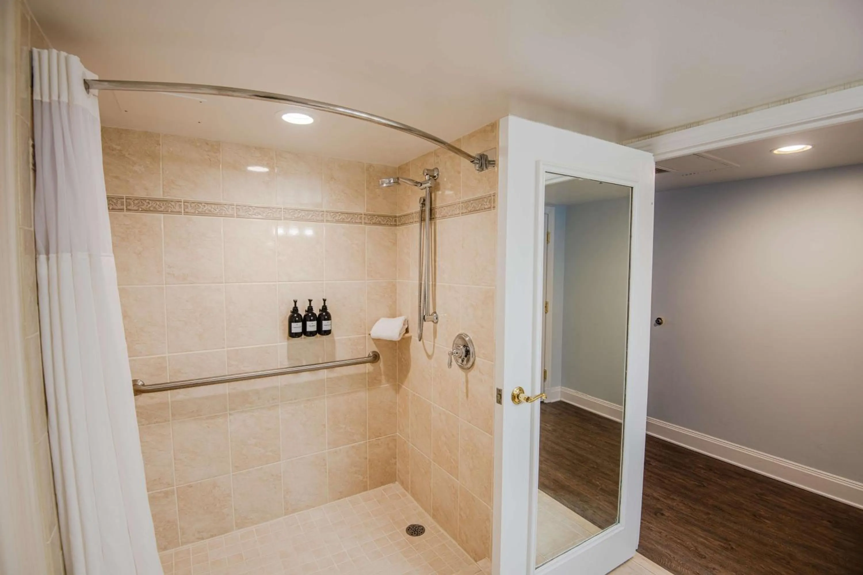 Bathroom in The Founders Inn & Spa Tapestry Collection By Hilton