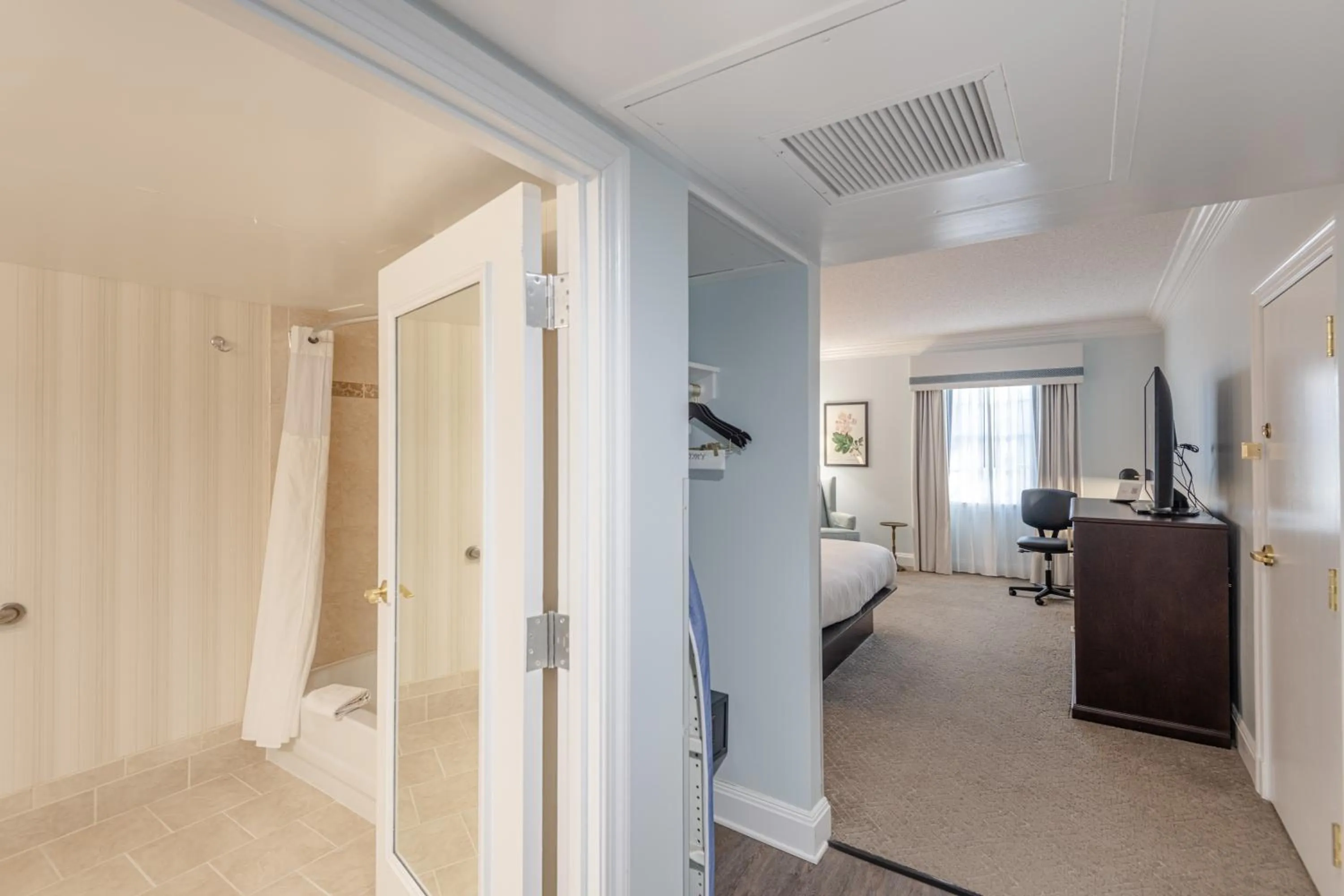 Bed in The Founders Inn & Spa Tapestry Collection By Hilton