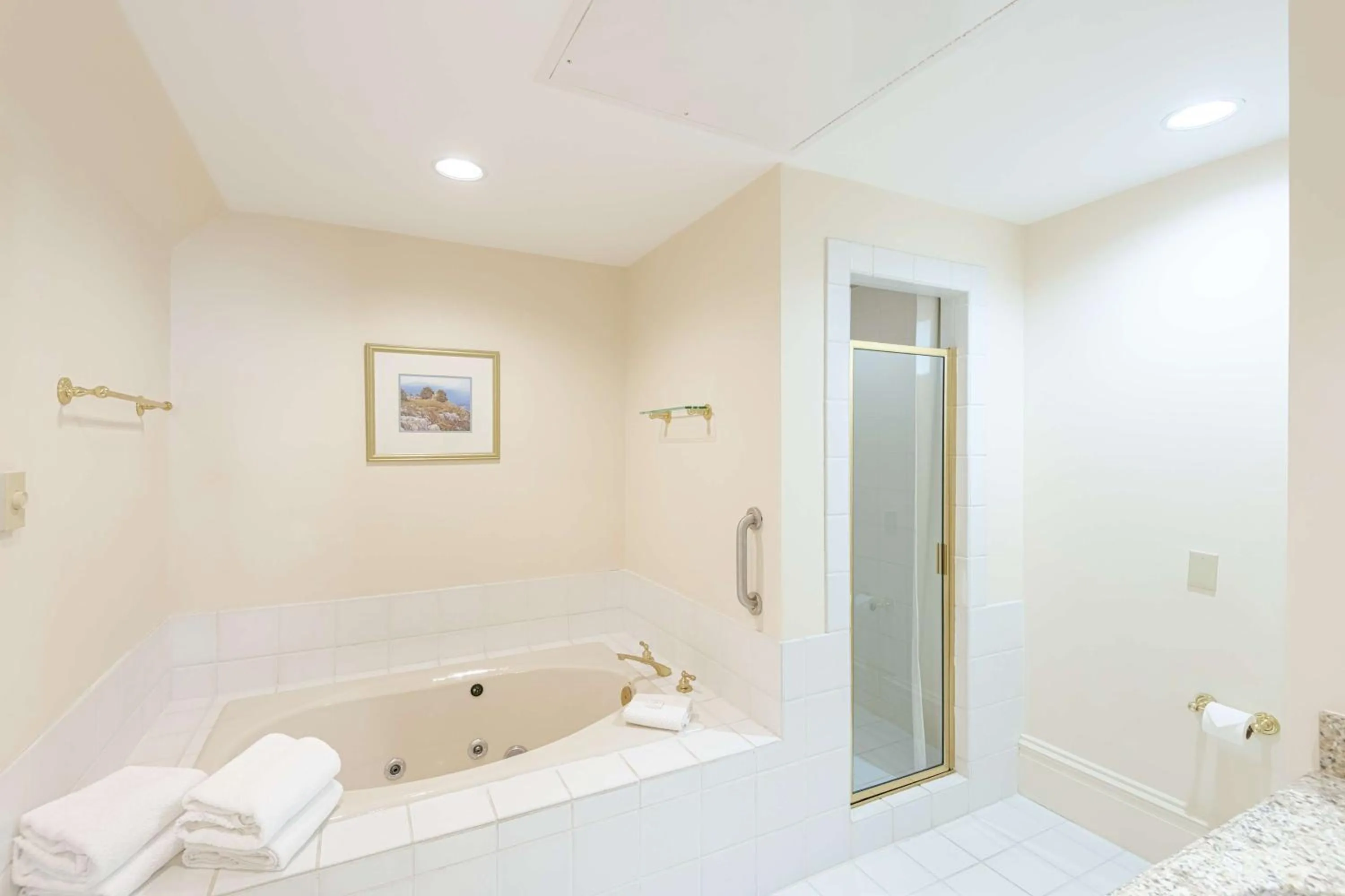 Bathroom in The Founders Inn & Spa Tapestry Collection By Hilton