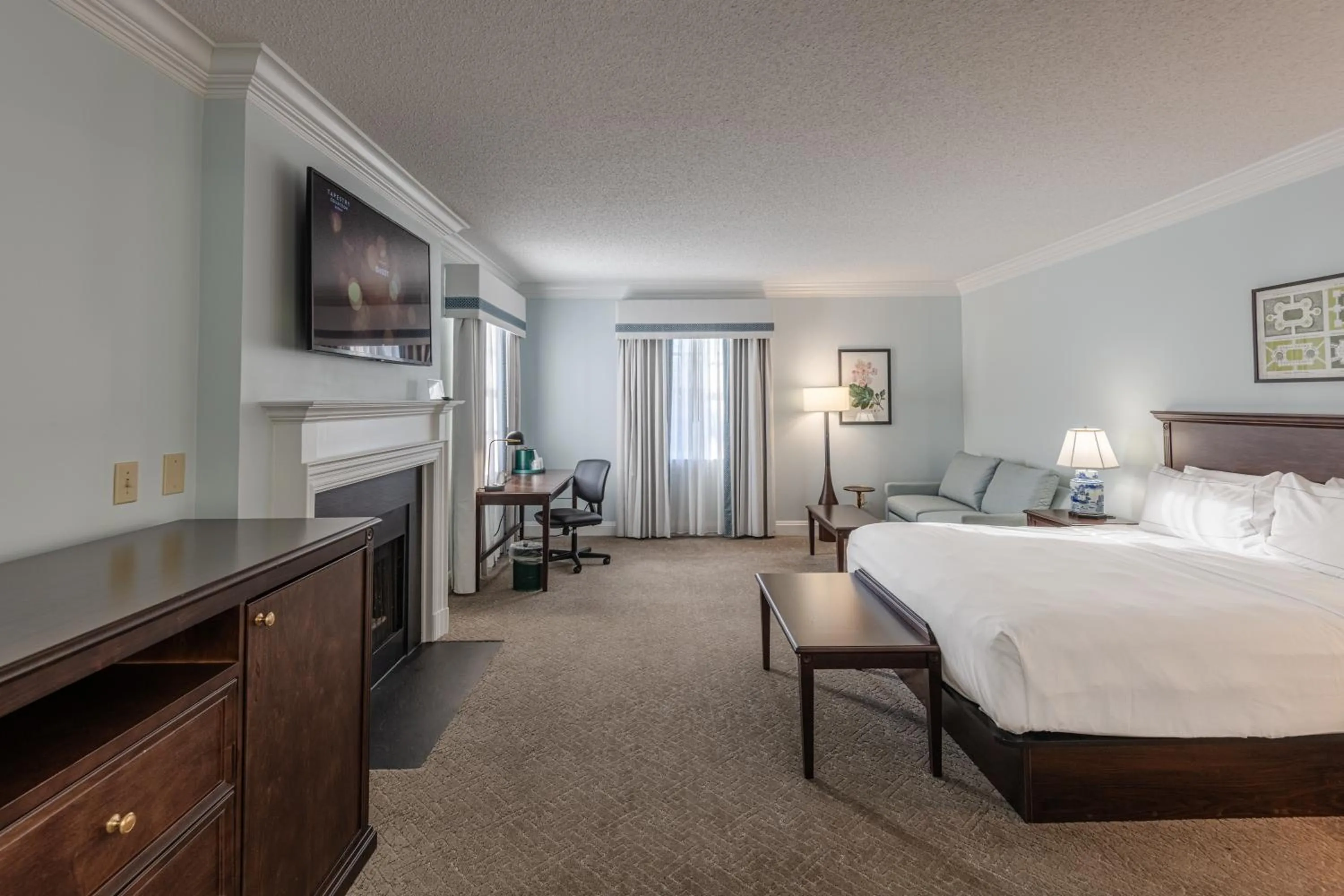 Bed in The Founders Inn & Spa Tapestry Collection By Hilton