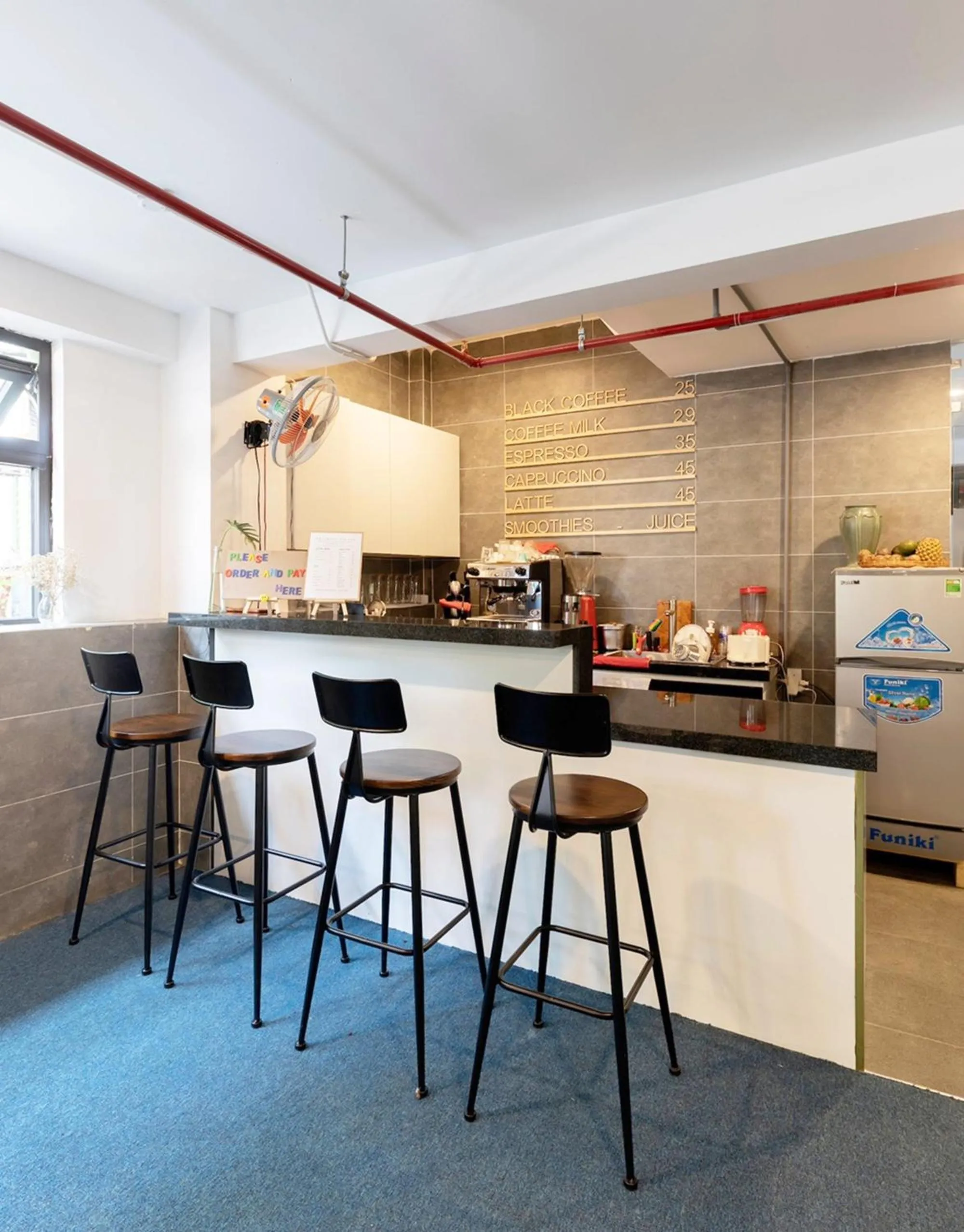 Restaurant/places to eat in KunKin Luxury Hotel & Apartment