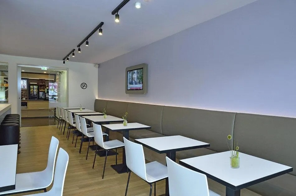 Meeting/conference room in B&B Hotel Mannheim-Neuostheim