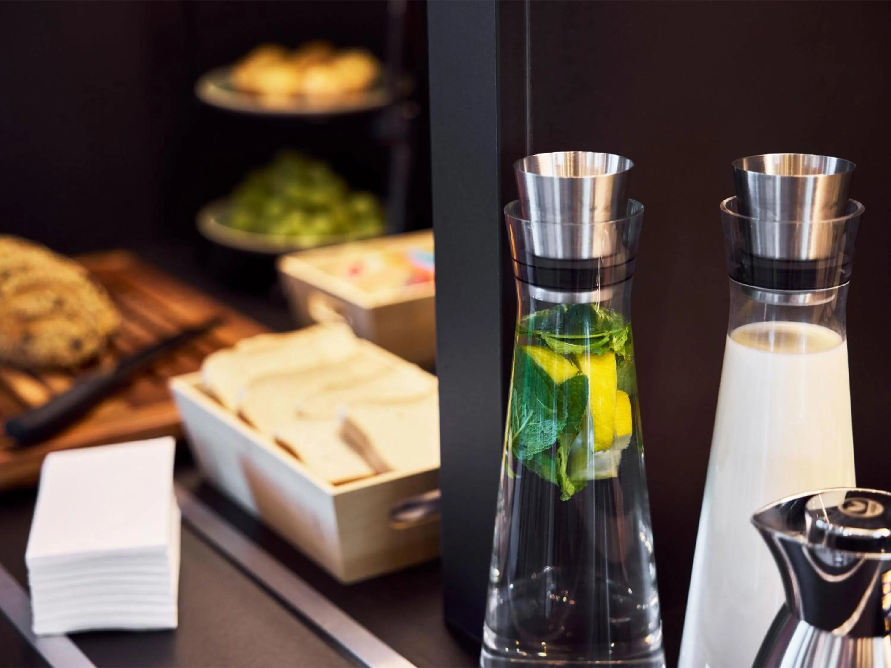 Restaurant/places to eat in B&B Hotel Mannheim-Neuostheim