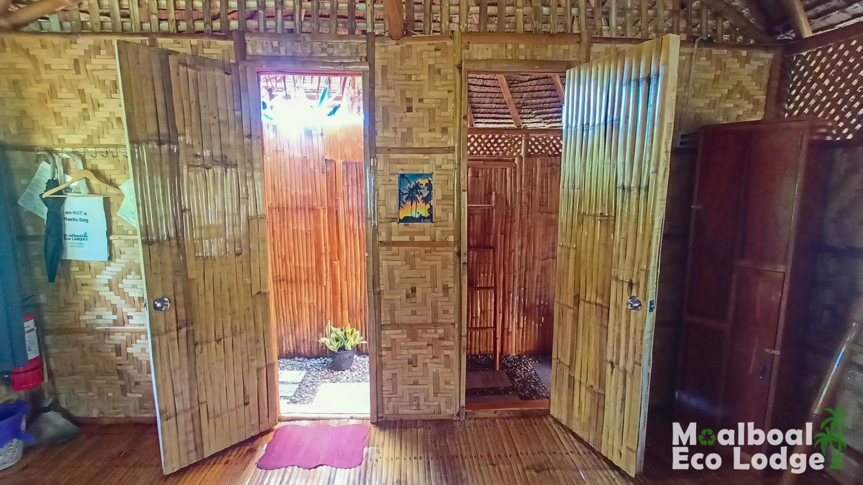 Shower in Moalboal Eco Lodge