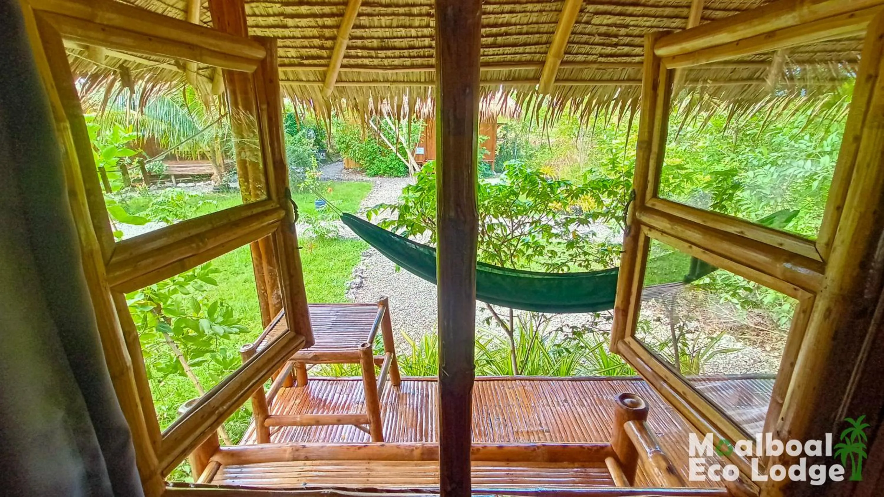 Garden in Moalboal Eco Lodge