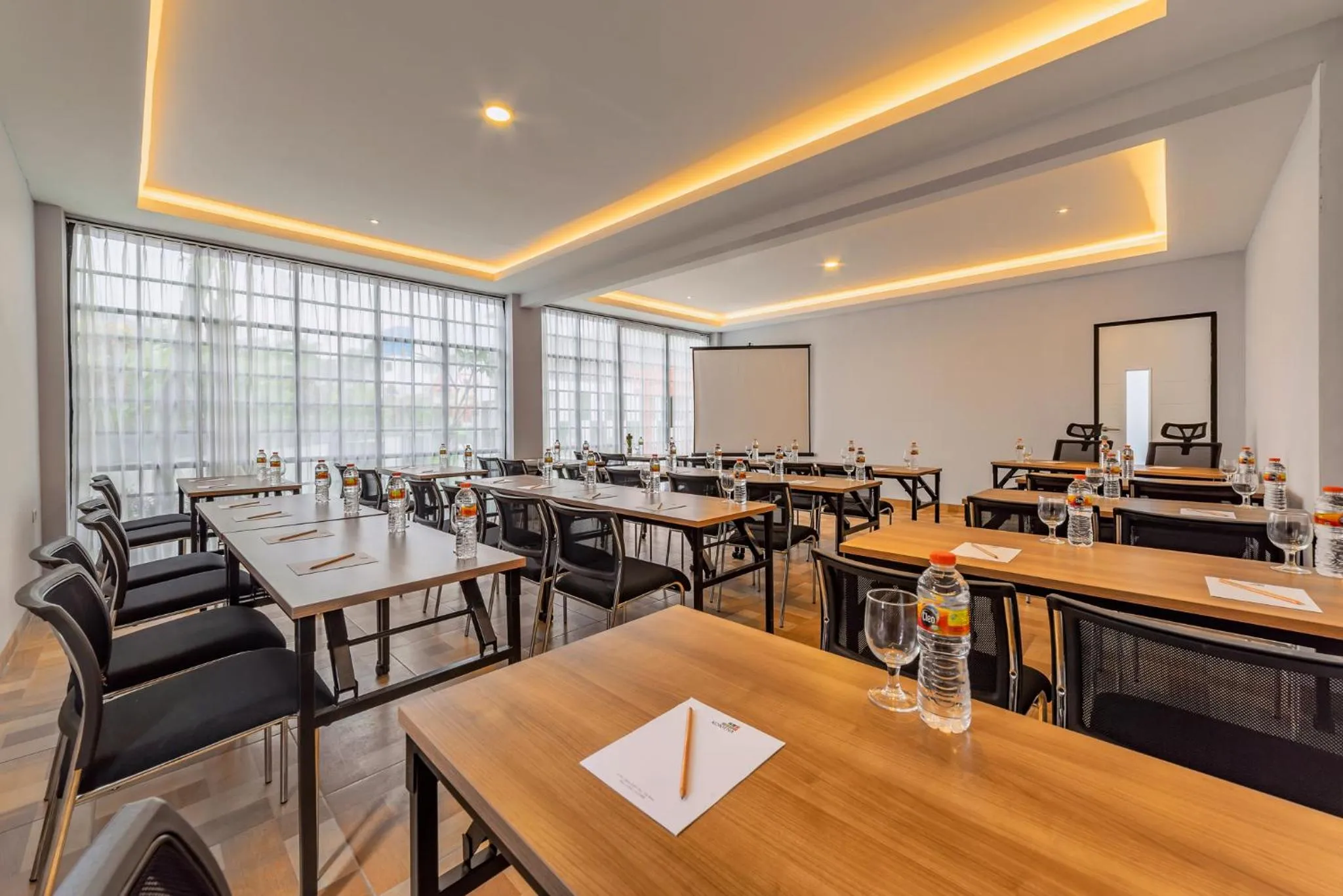 Meeting/conference room in Kontena Hotel