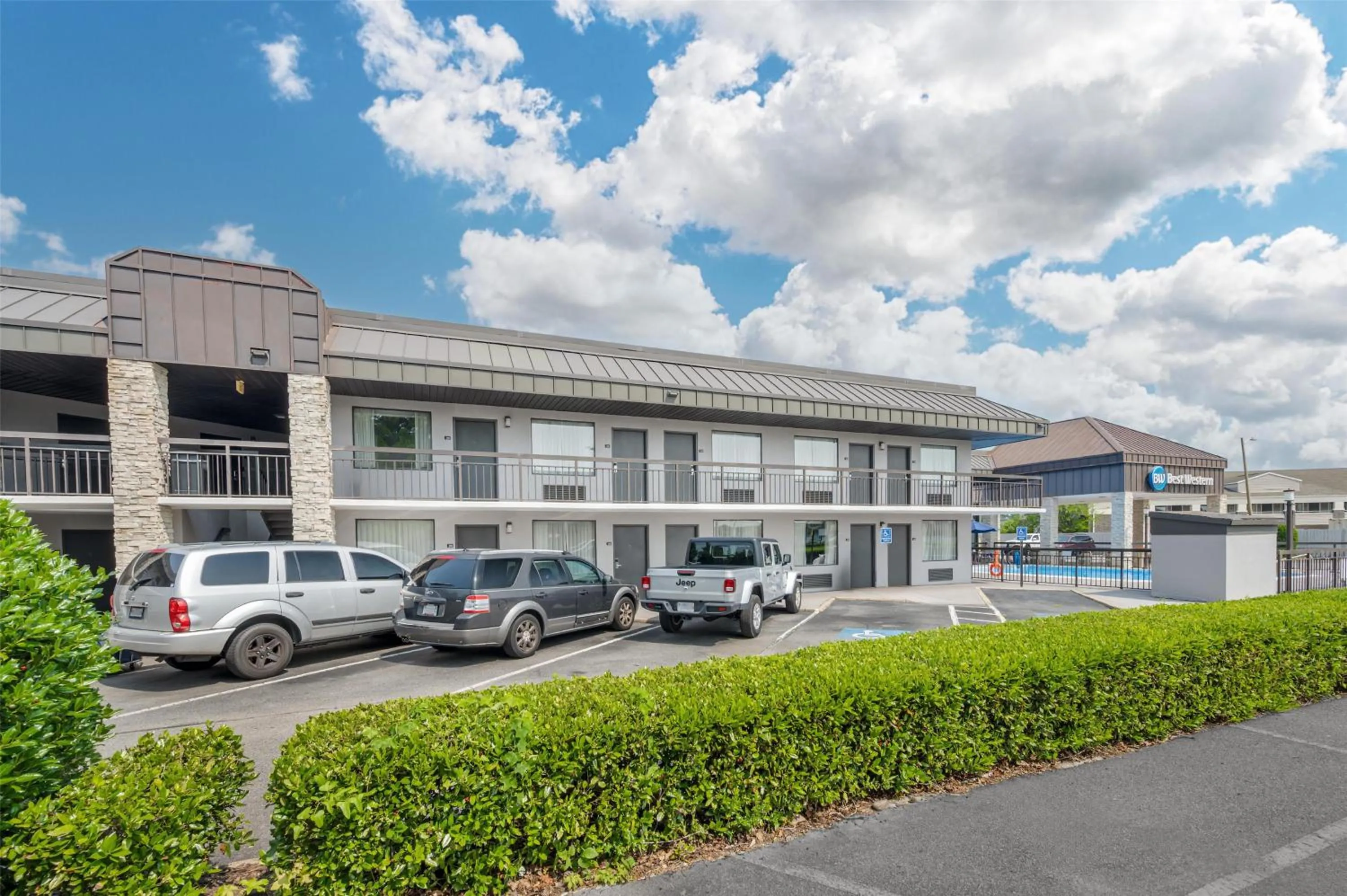 Property building in Best Western Center Inn