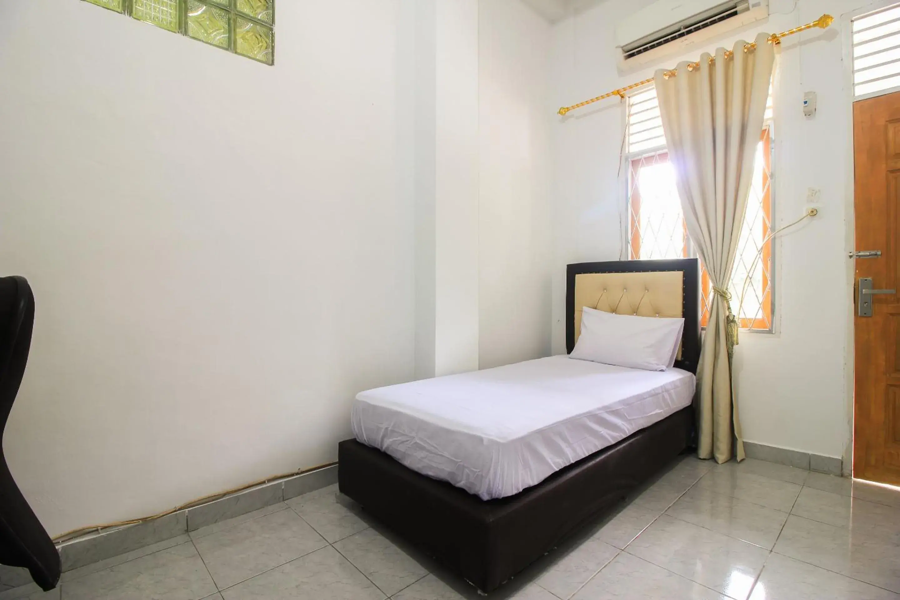 Standard Single Room - single occupancy in OYO Life 2553 Kost Daya Standard Single Room - single occupancy in OYO Life 2553 Kost Daya