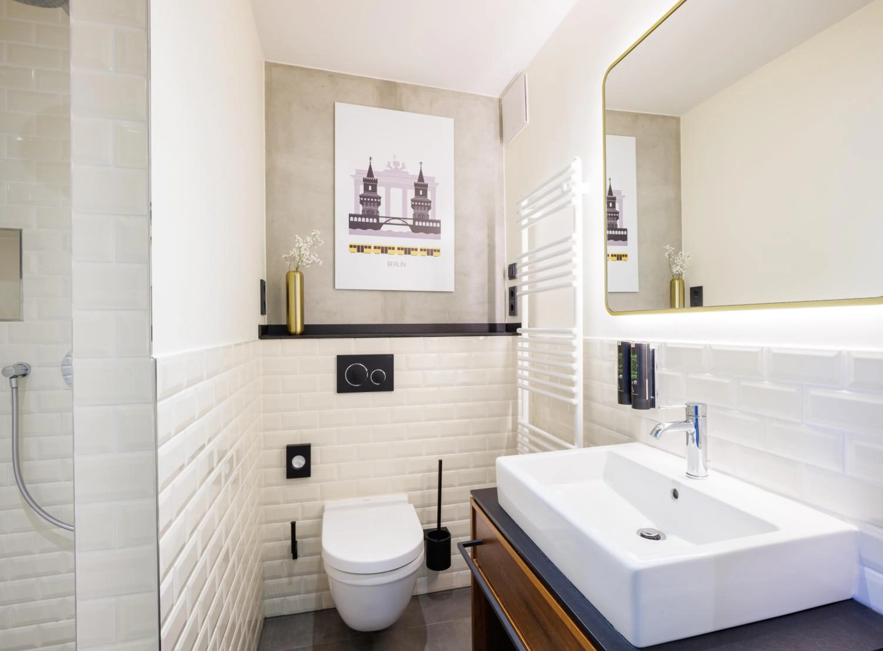 Toilet in Downtown Apartments Mitte-Wedding