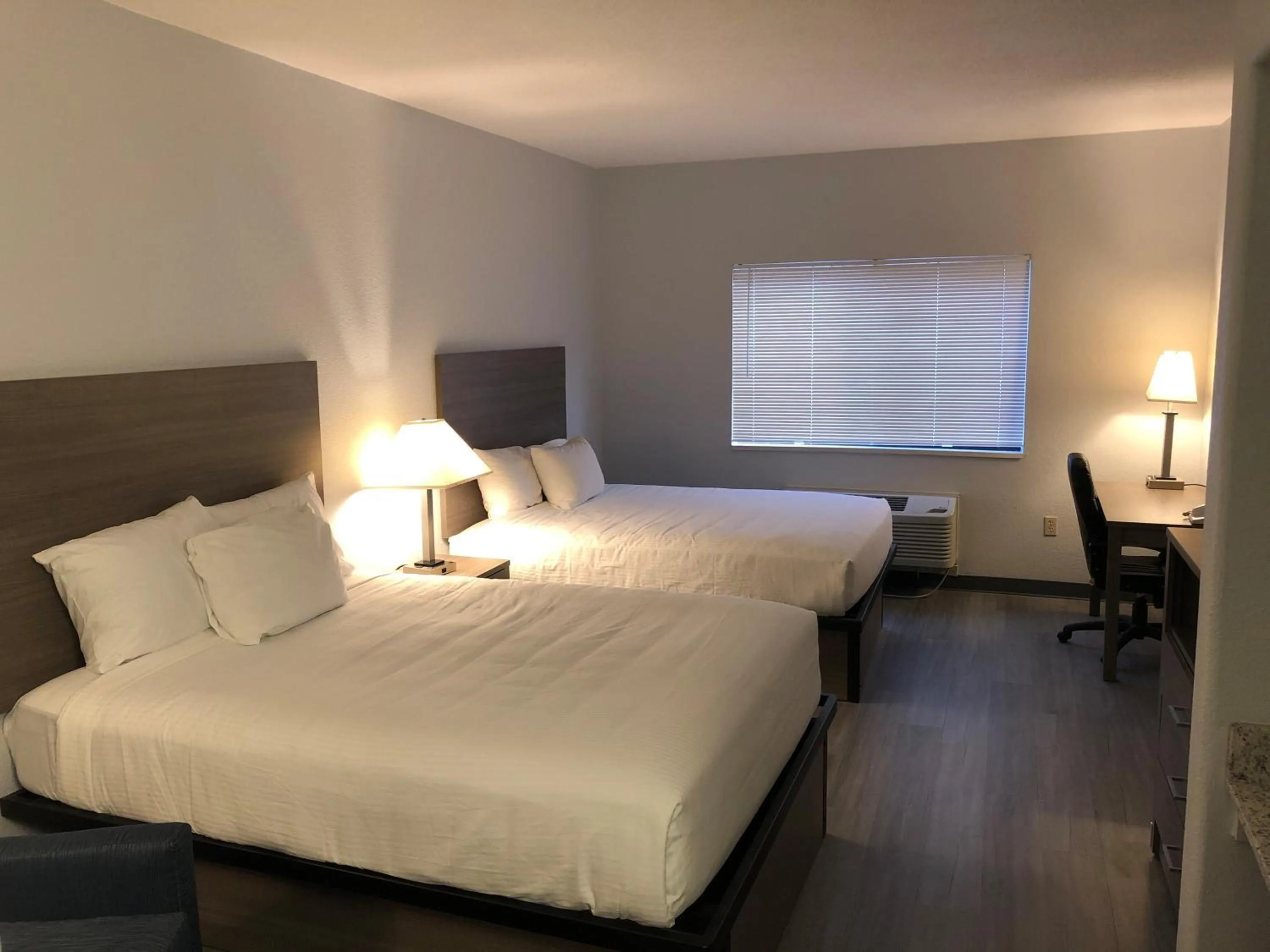 Bed in GreenTree Inn Denver Tech Center