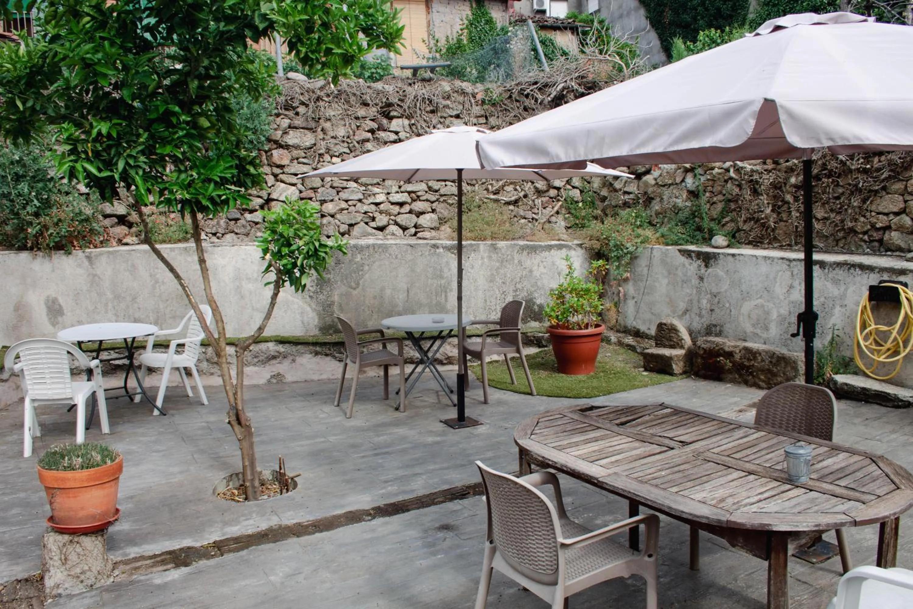 Patio in Apartamentos Rurales La Vera