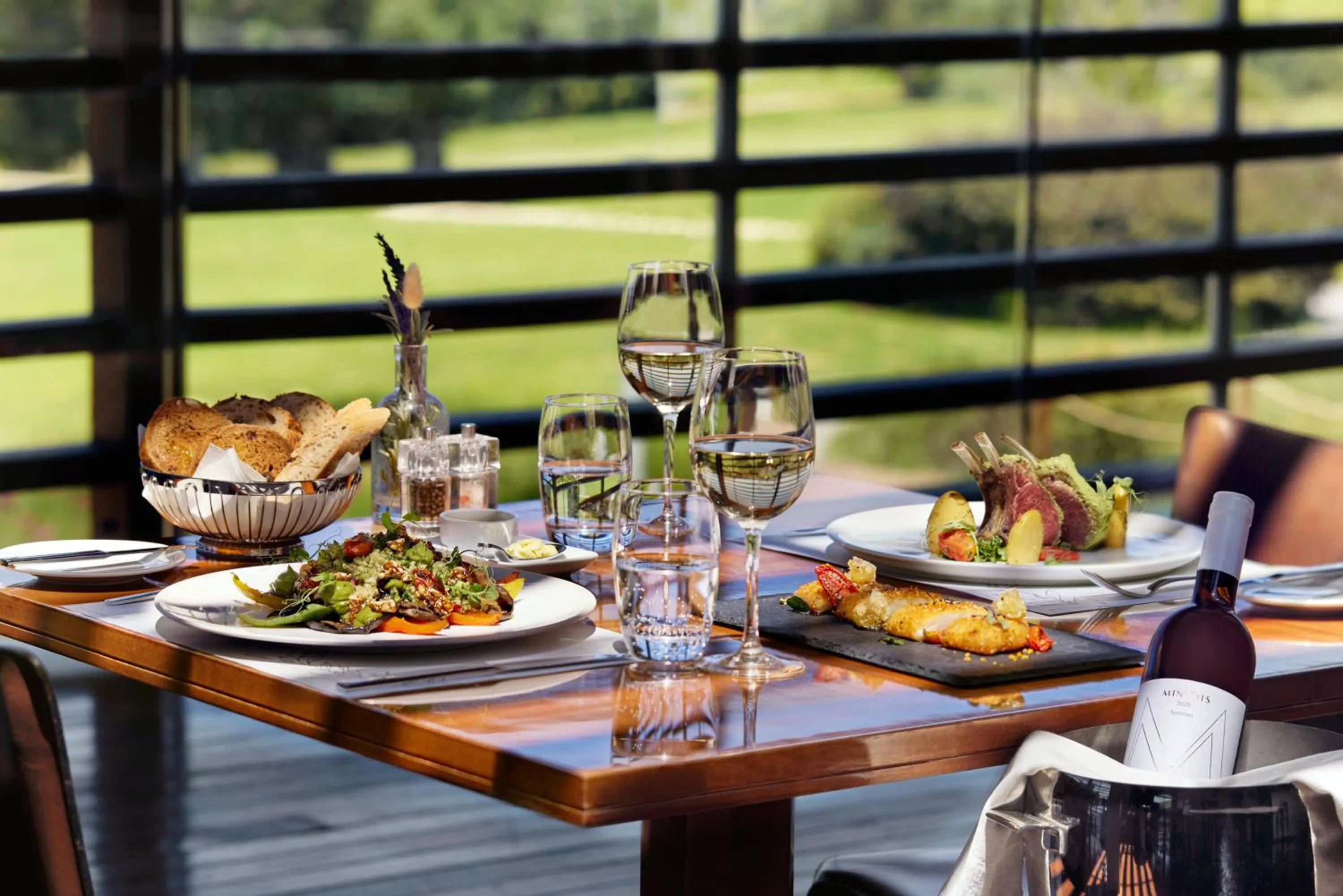 Restaurant/places to eat in Minthis Resort