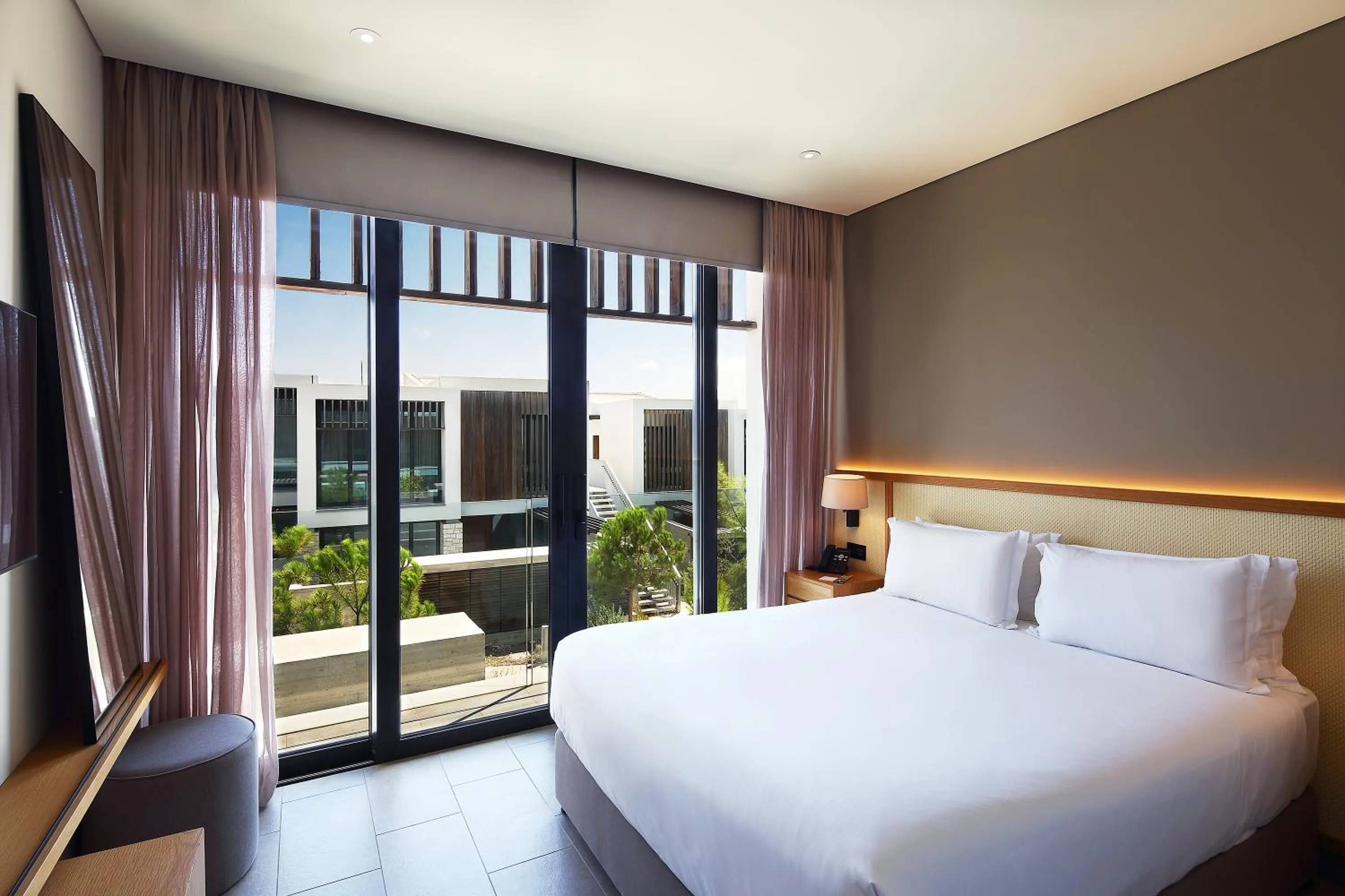 Bedroom, Bed in Minthis Resort