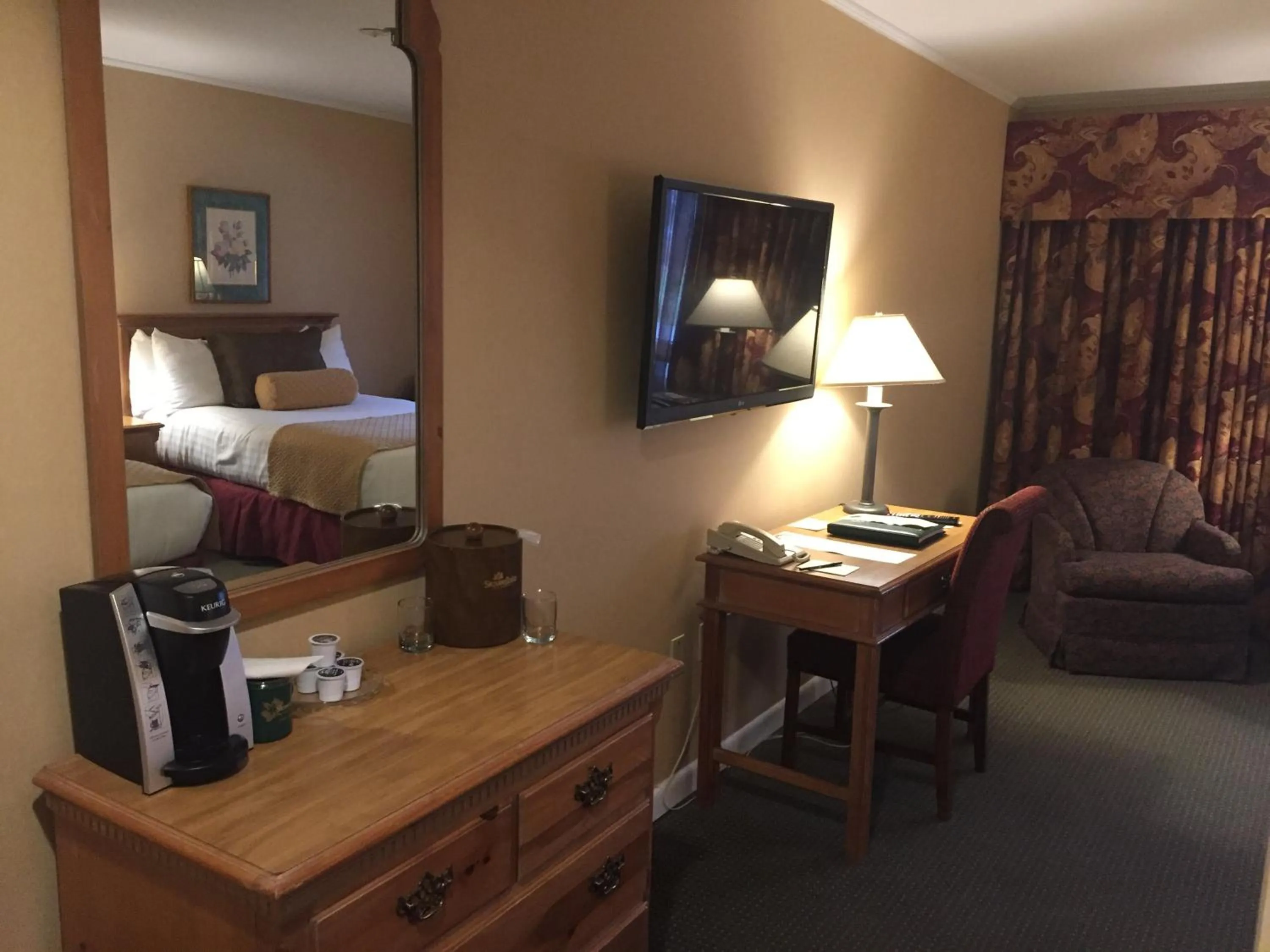 Bed in Stoweflake Mountain Resort & Spa