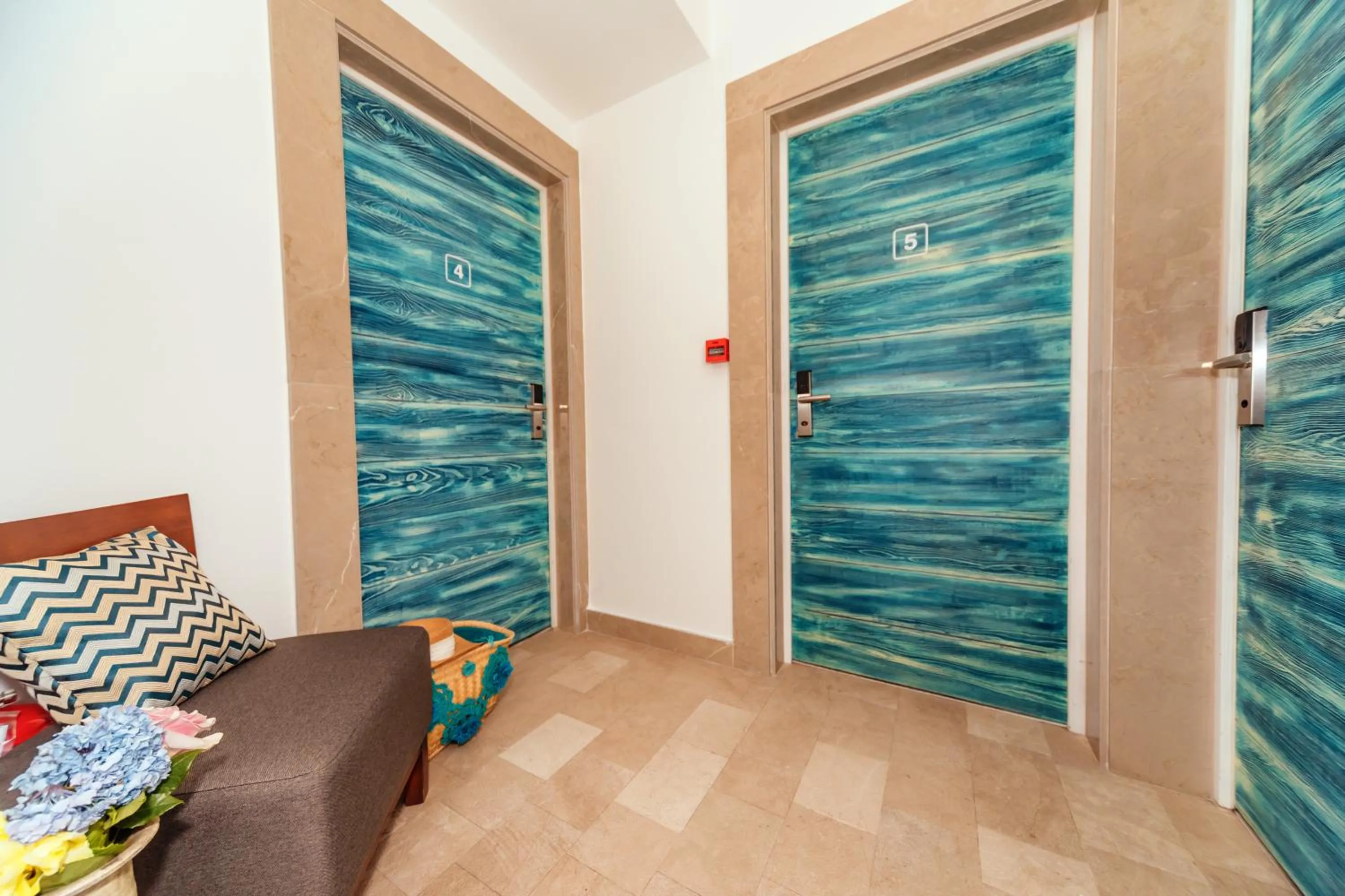 Area and facilities in Boutique Hotel Blanc & Bleu - Capitano