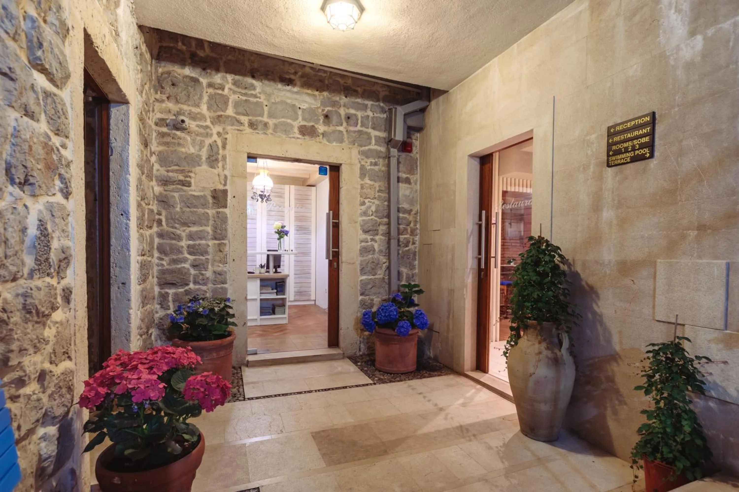 Lobby or reception in Boutique Hotel Blanc & Bleu - Capitano