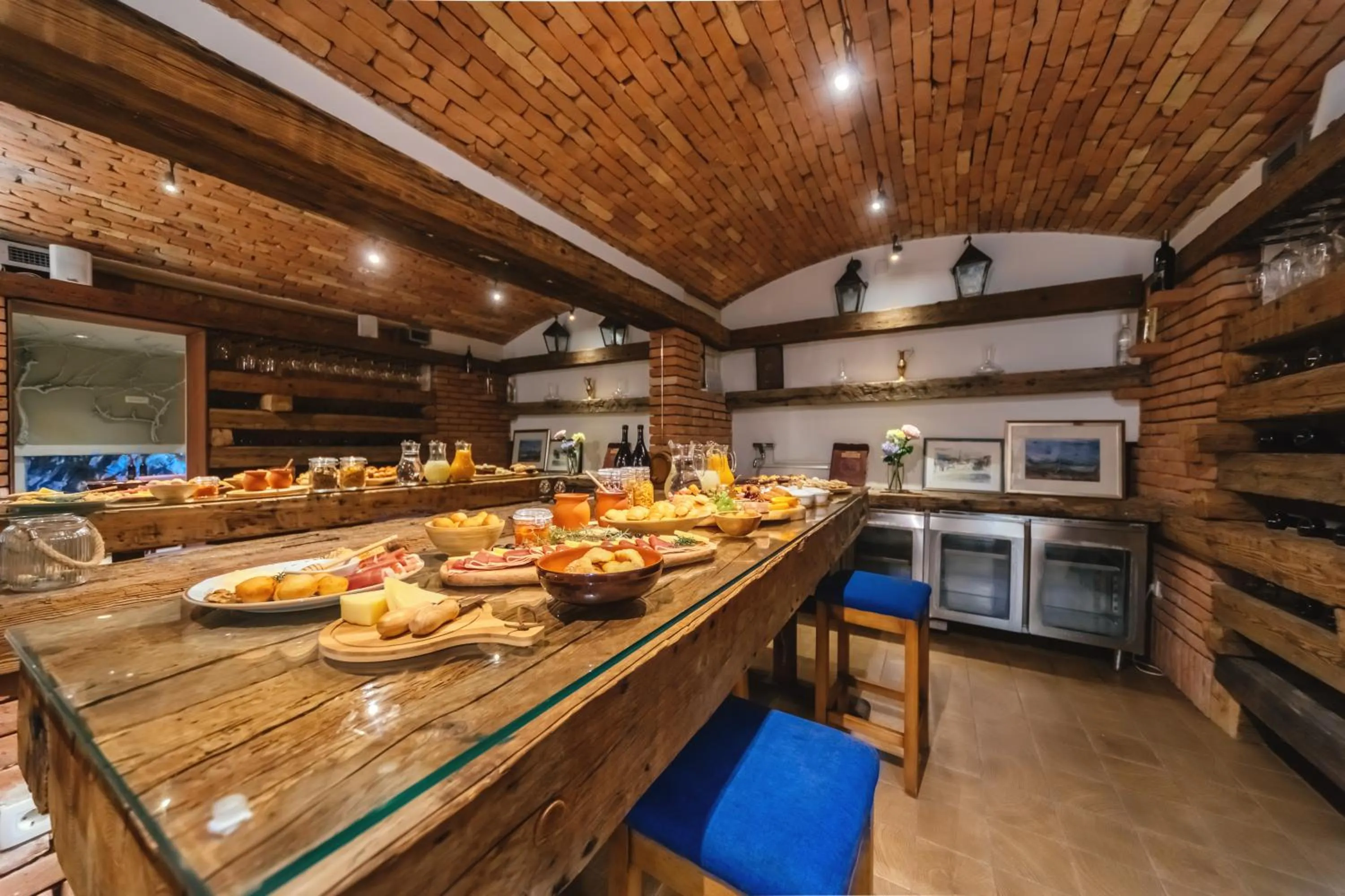 Food and drinks in Boutique Hotel Blanc & Bleu - Capitano