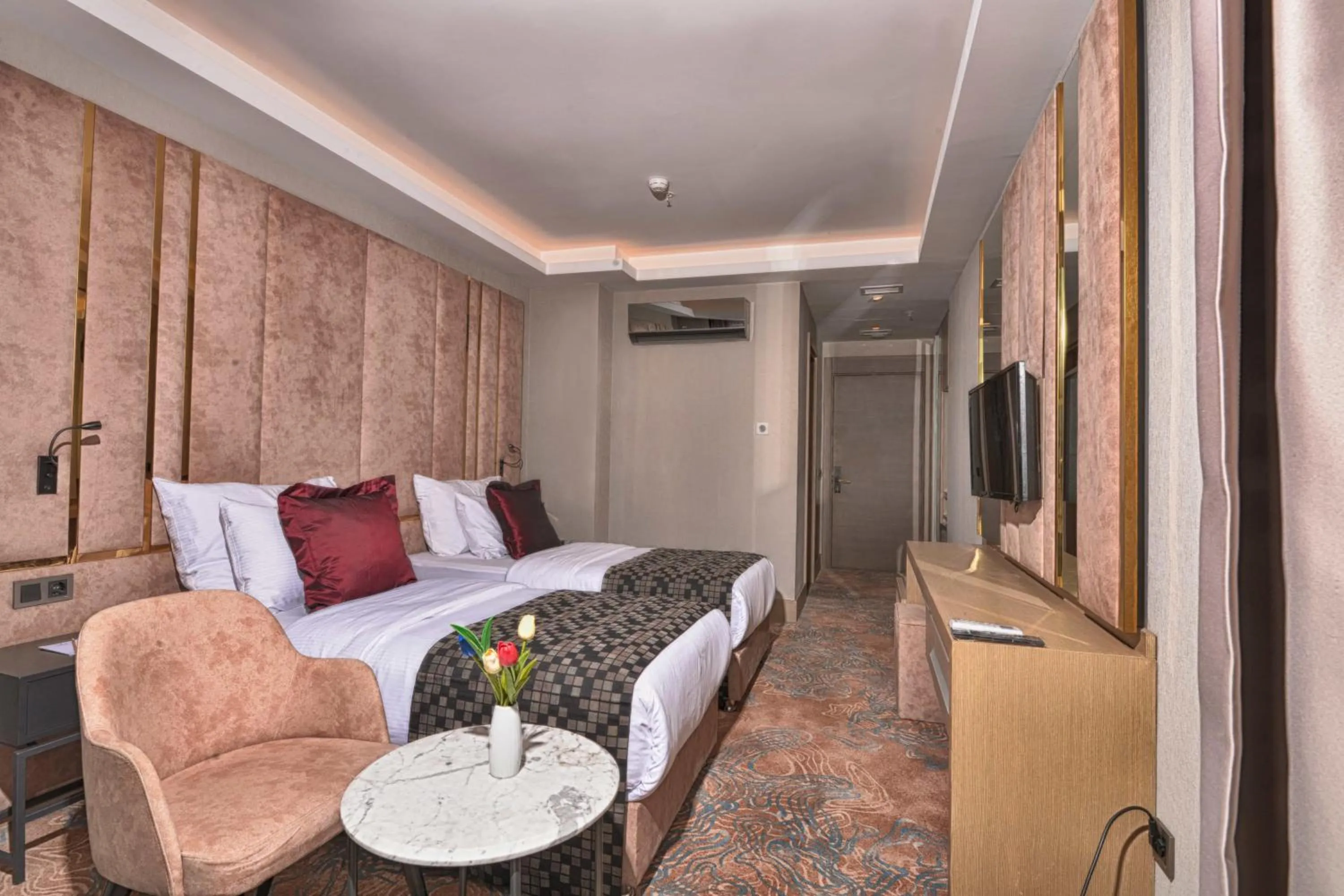 Bed in Best Western Premier Ottoperla Hotel