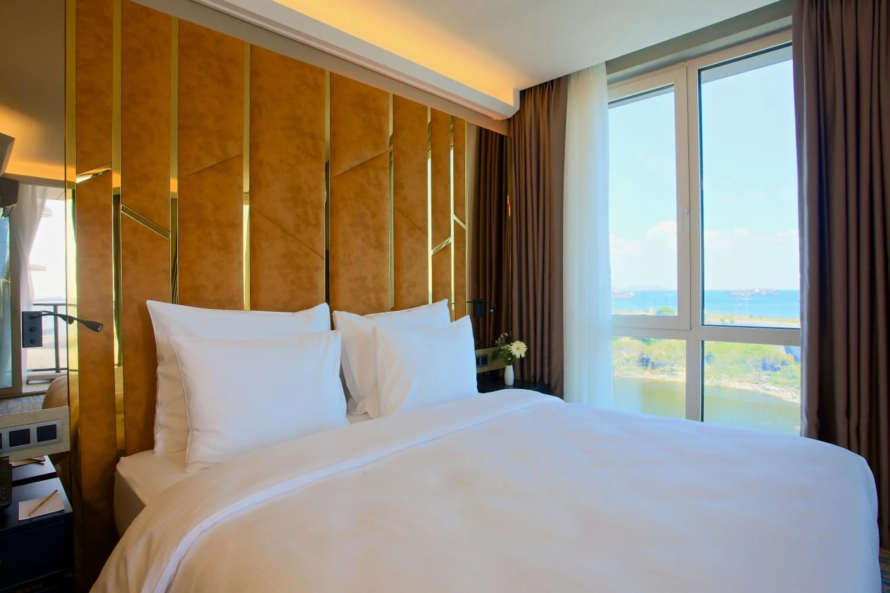 Bed in Best Western Premier Ottoperla Hotel