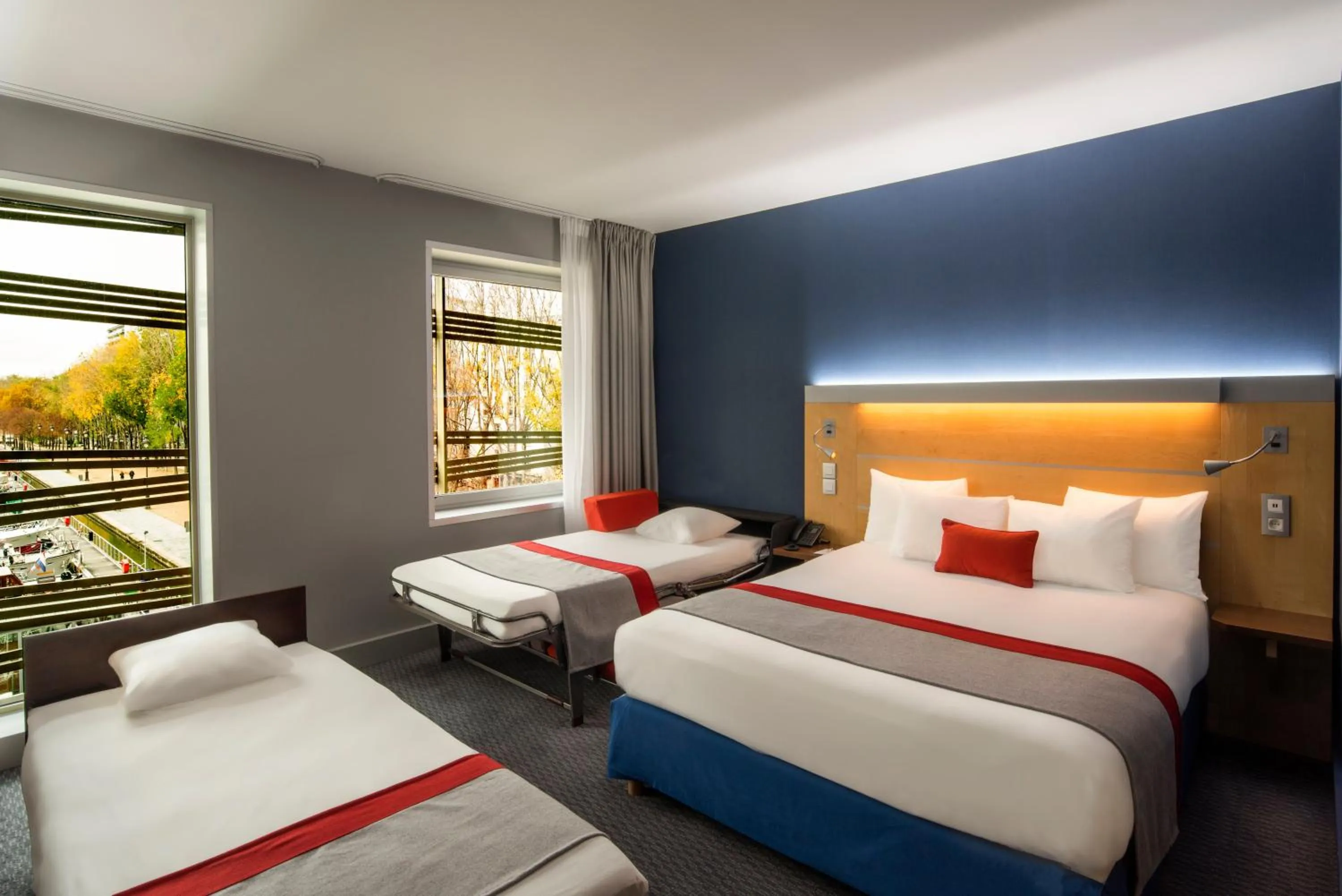 Photo of the whole room, Bed in Holiday Inn Express Paris-Canal De La Villette by IHG