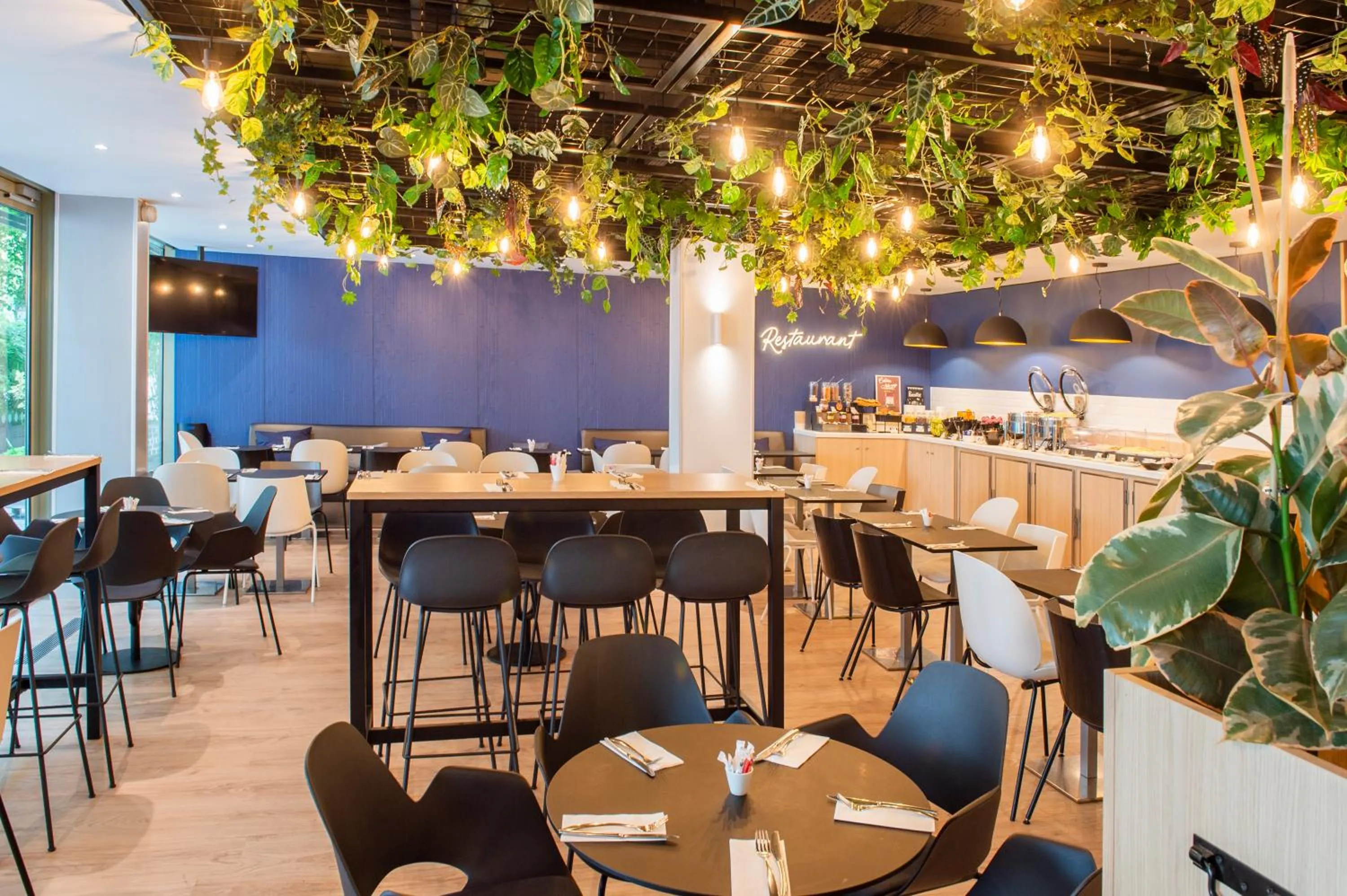 Breakfast in Holiday Inn Express Paris-Canal De La Villette by IHG