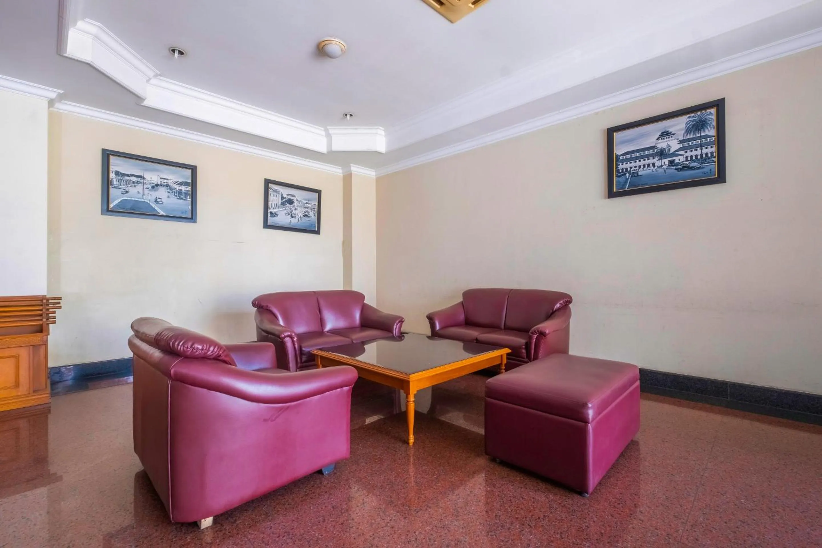 Lobby or reception in Collection O 25 Hotel Baltika