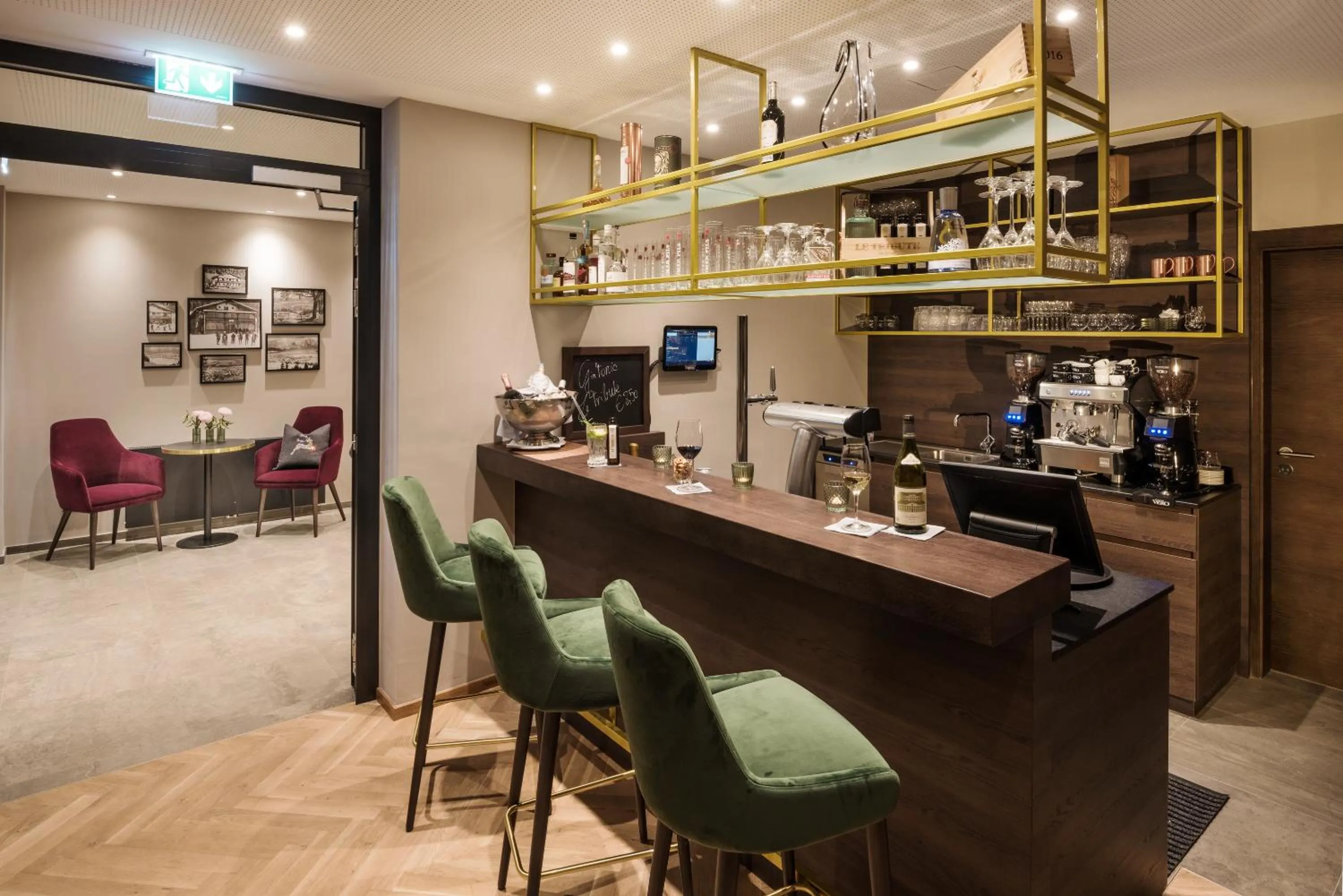 Lounge or bar in Hotel Hennersberg