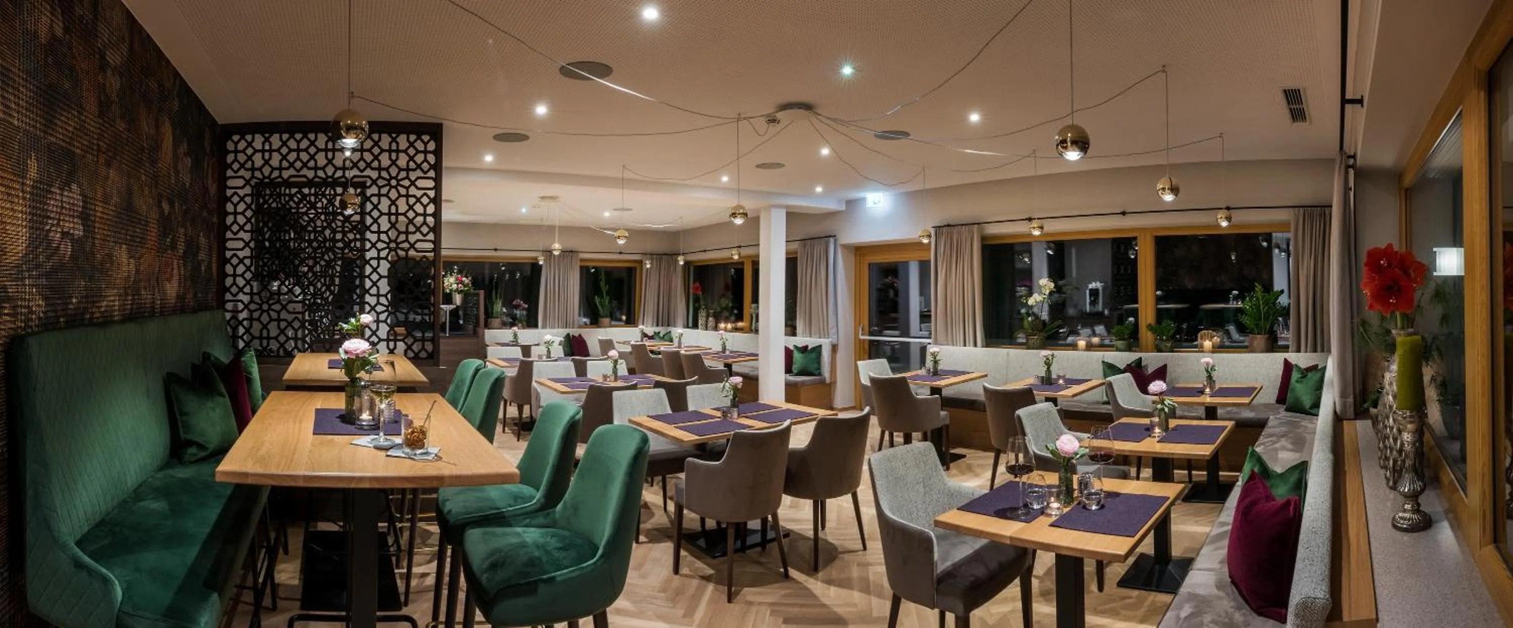 Restaurant/places to eat in Hotel Hennersberg