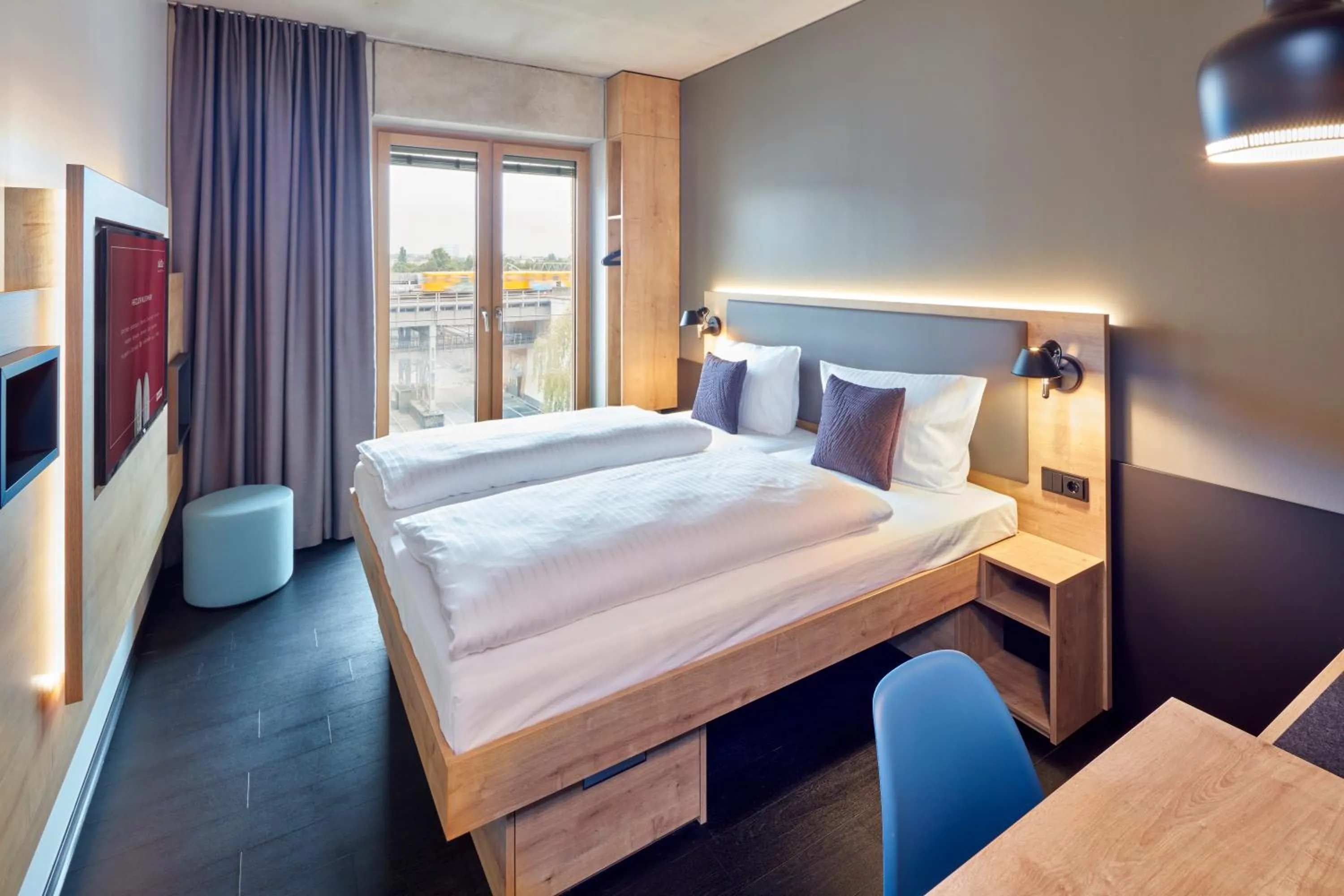 Photo of the whole room, Bed in aletto Hotel Potsdamer Platz