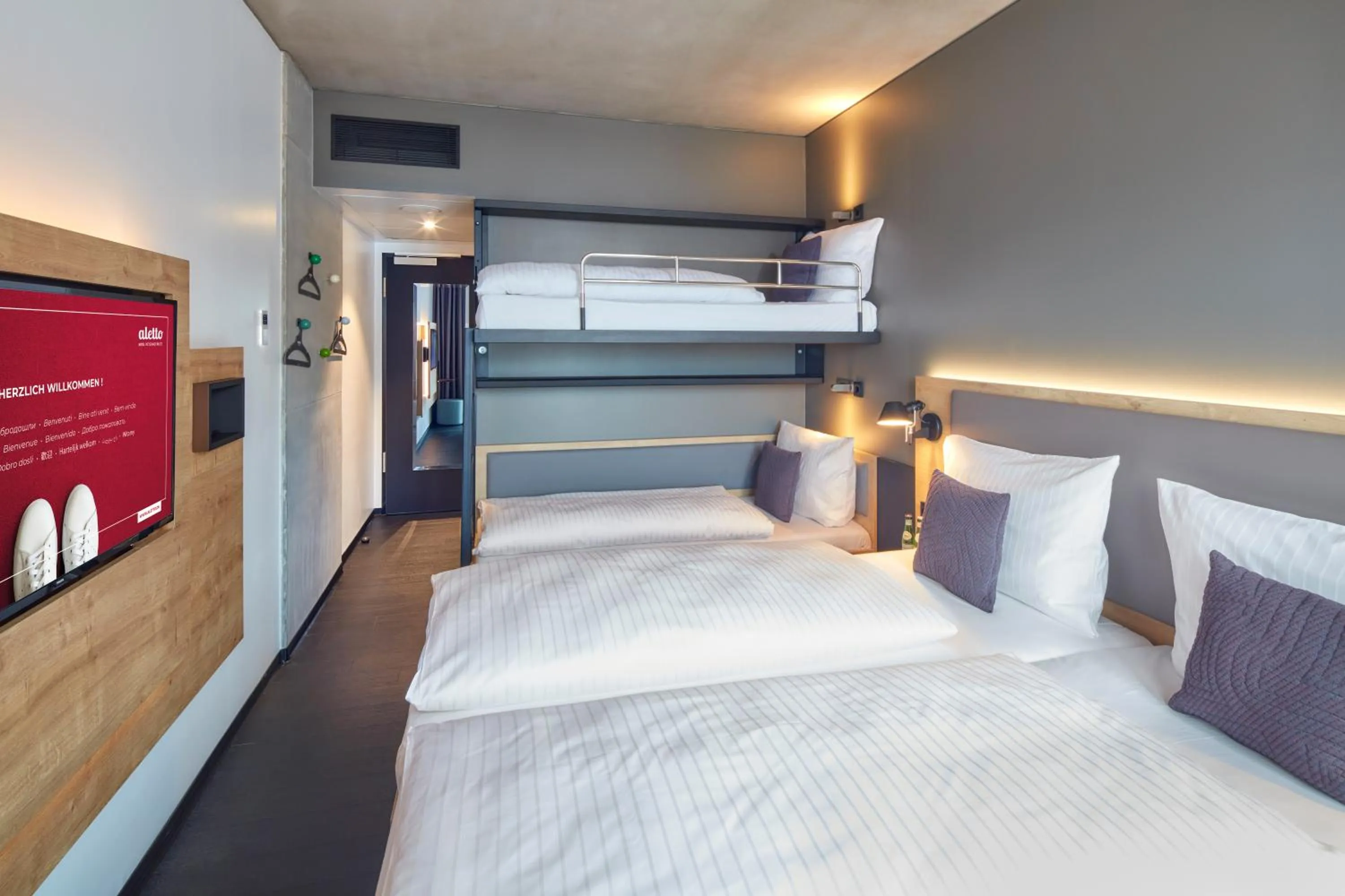 Photo of the whole room, Bed in aletto Hotel Potsdamer Platz