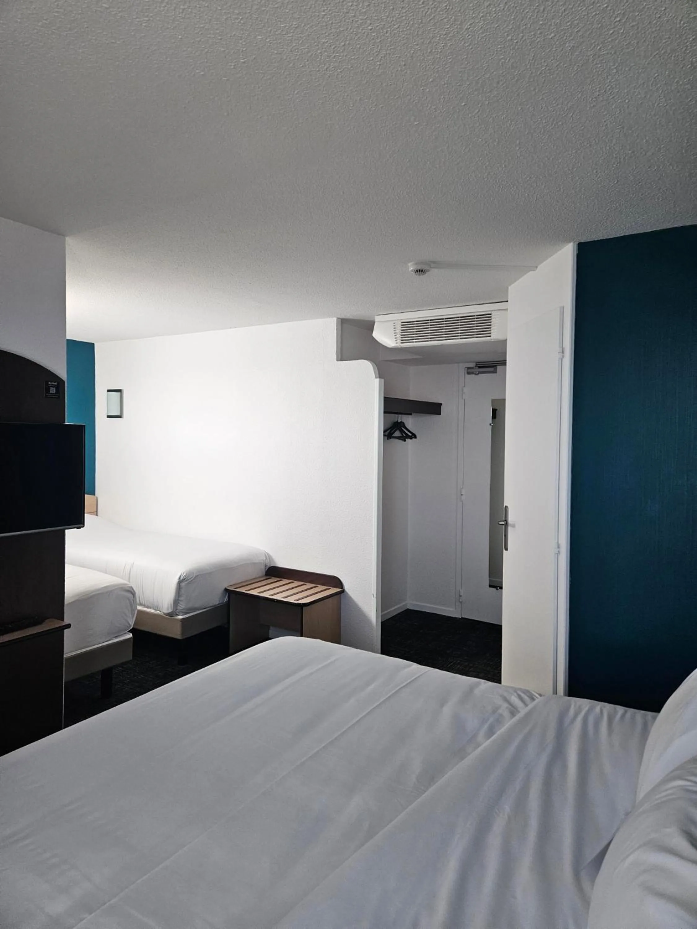 Family, Bed in Kyriad Niort-Espace MendesFrance