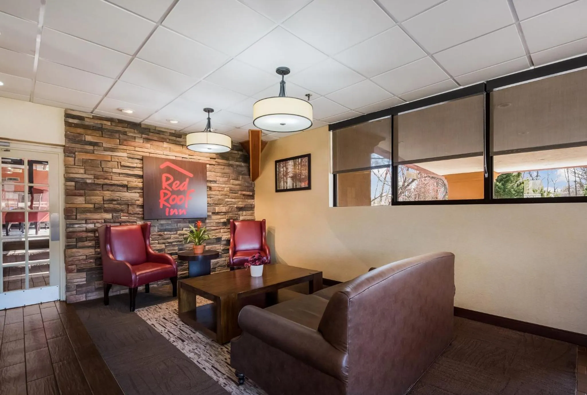 Lobby or reception in Red Roof Inn and Suites Newark - University