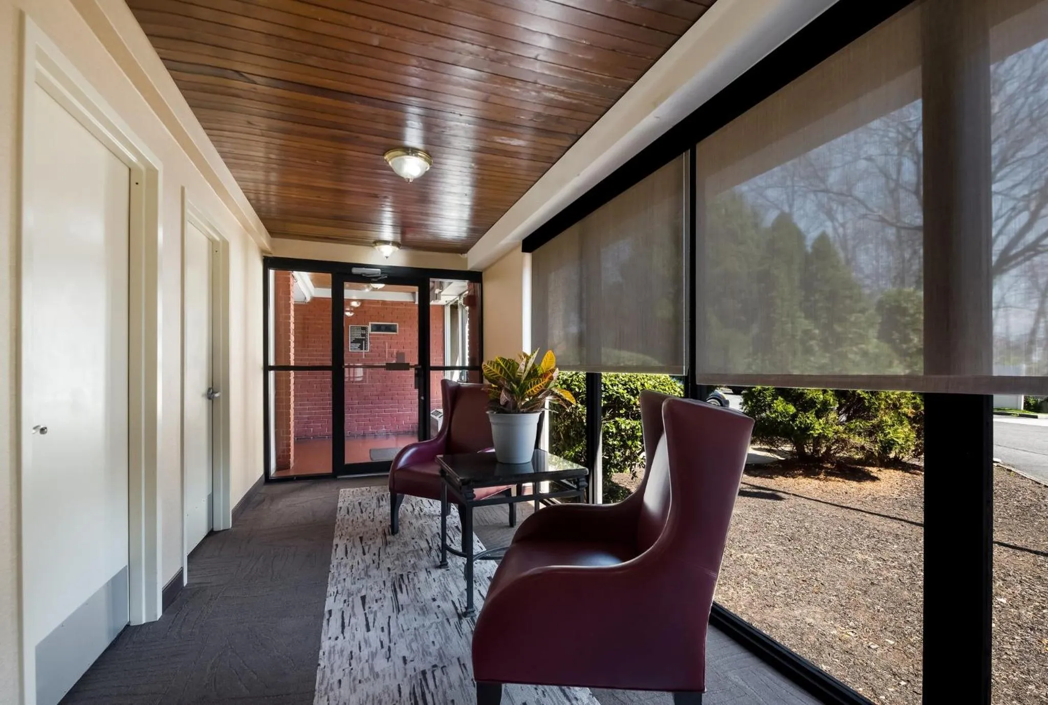 Bedroom in Red Roof Inn and Suites Newark - University