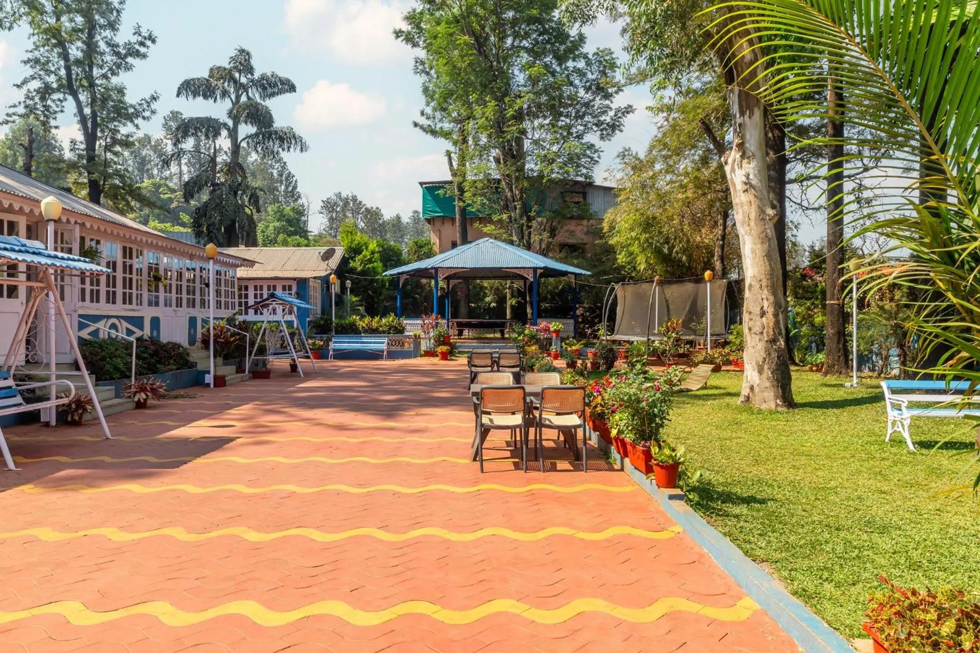 Garden in IL Palazzo Villas