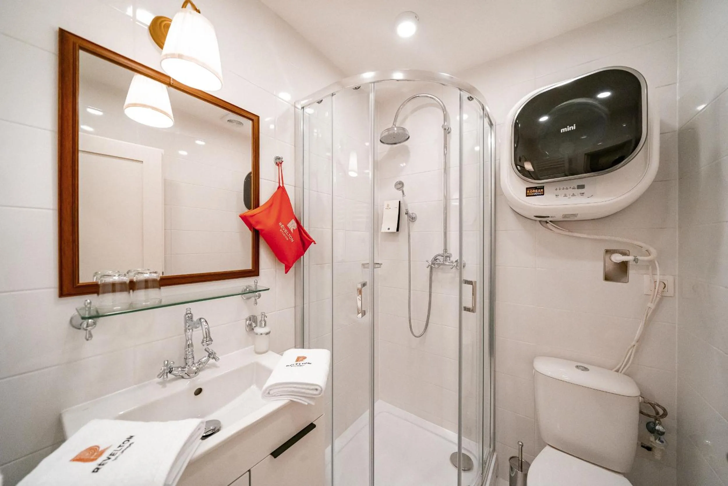 Shower in Revelton Studios Marianske Lazne